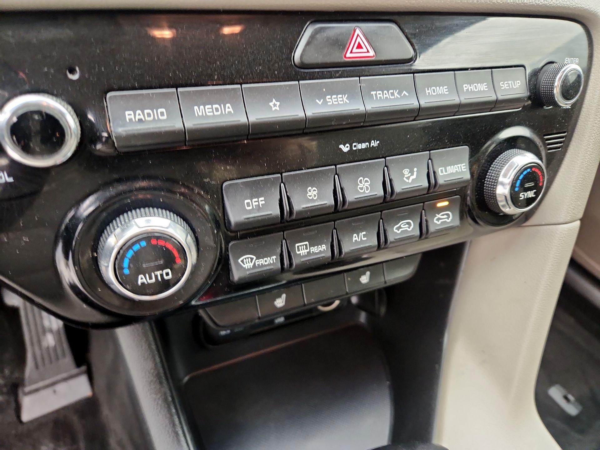 Thumbnail: 2020 Kia Sportage - 16