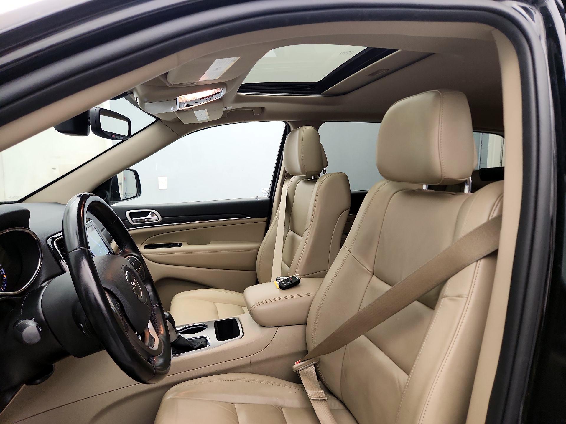 Thumbnail: 2020 Jeep Grand Cherokee - 19