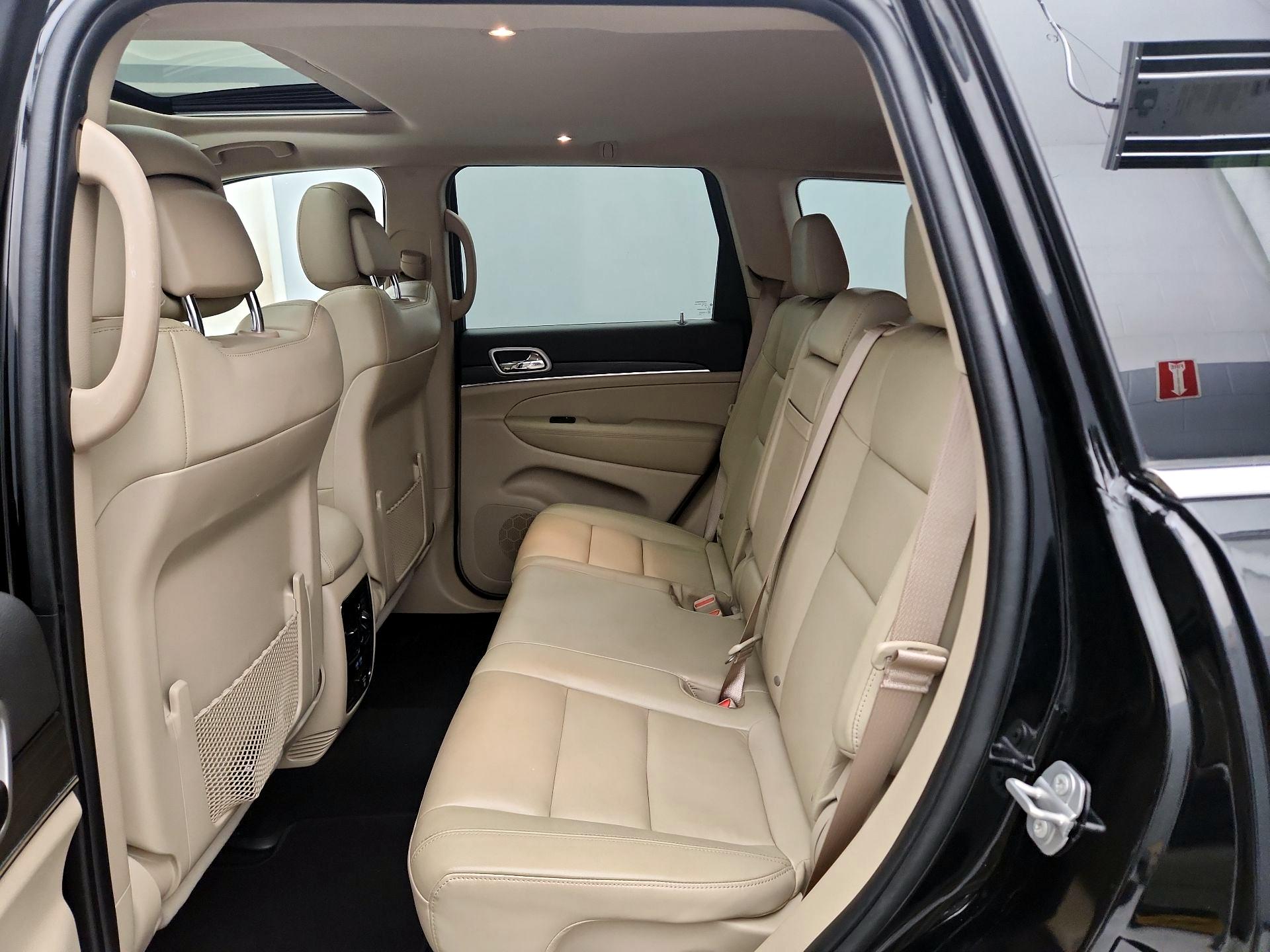 Thumbnail: 2020 Jeep Grand Cherokee - 20