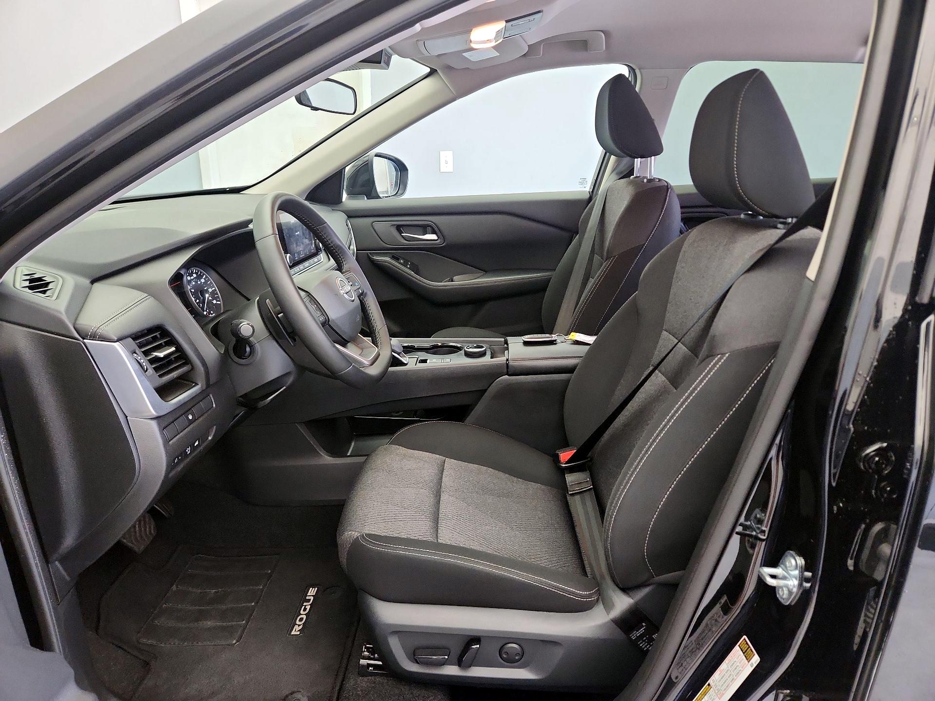 Thumbnail: 2025 Nissan Rogue - 11