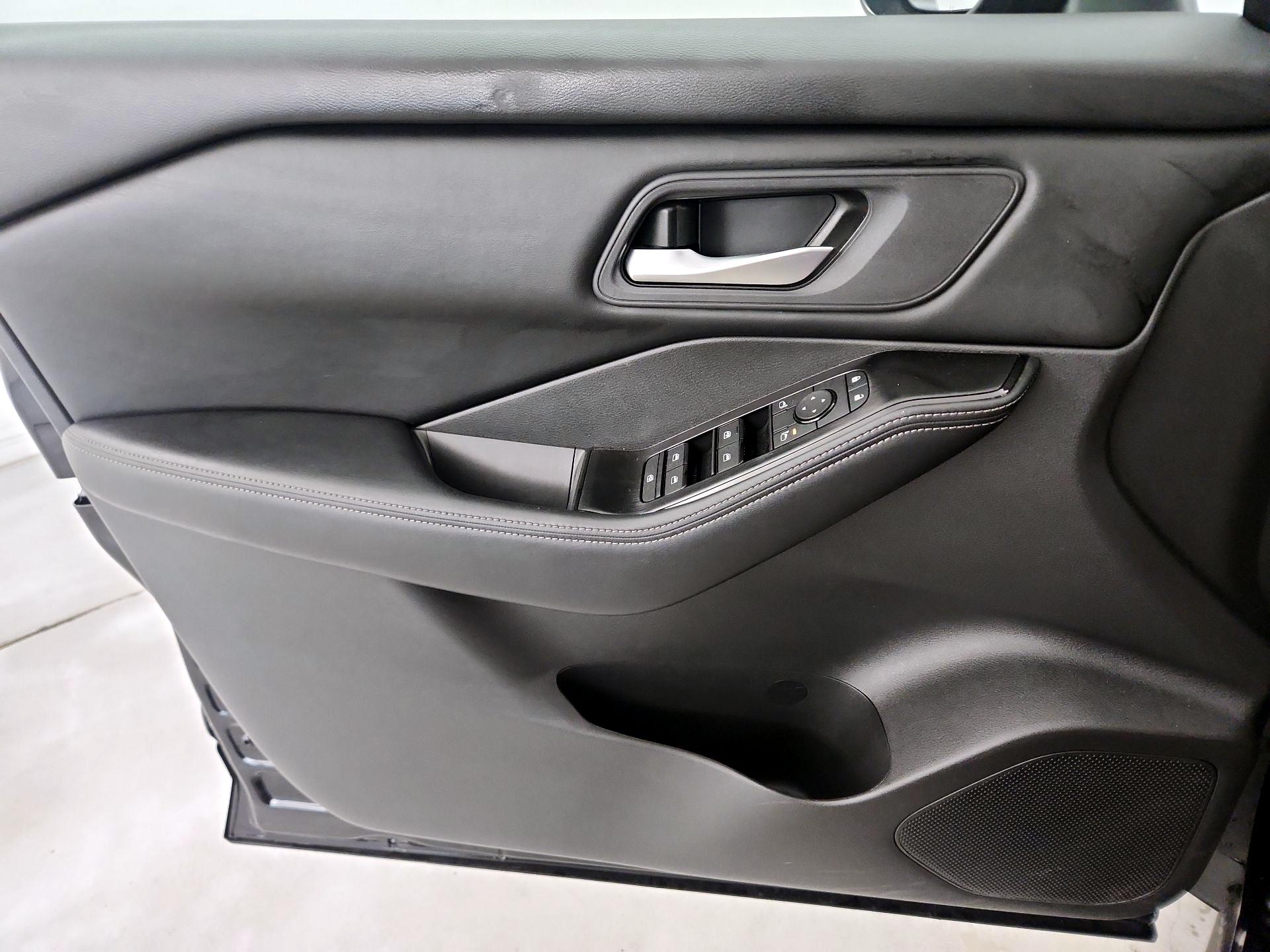 Thumbnail: 2025 Nissan Rogue - 12