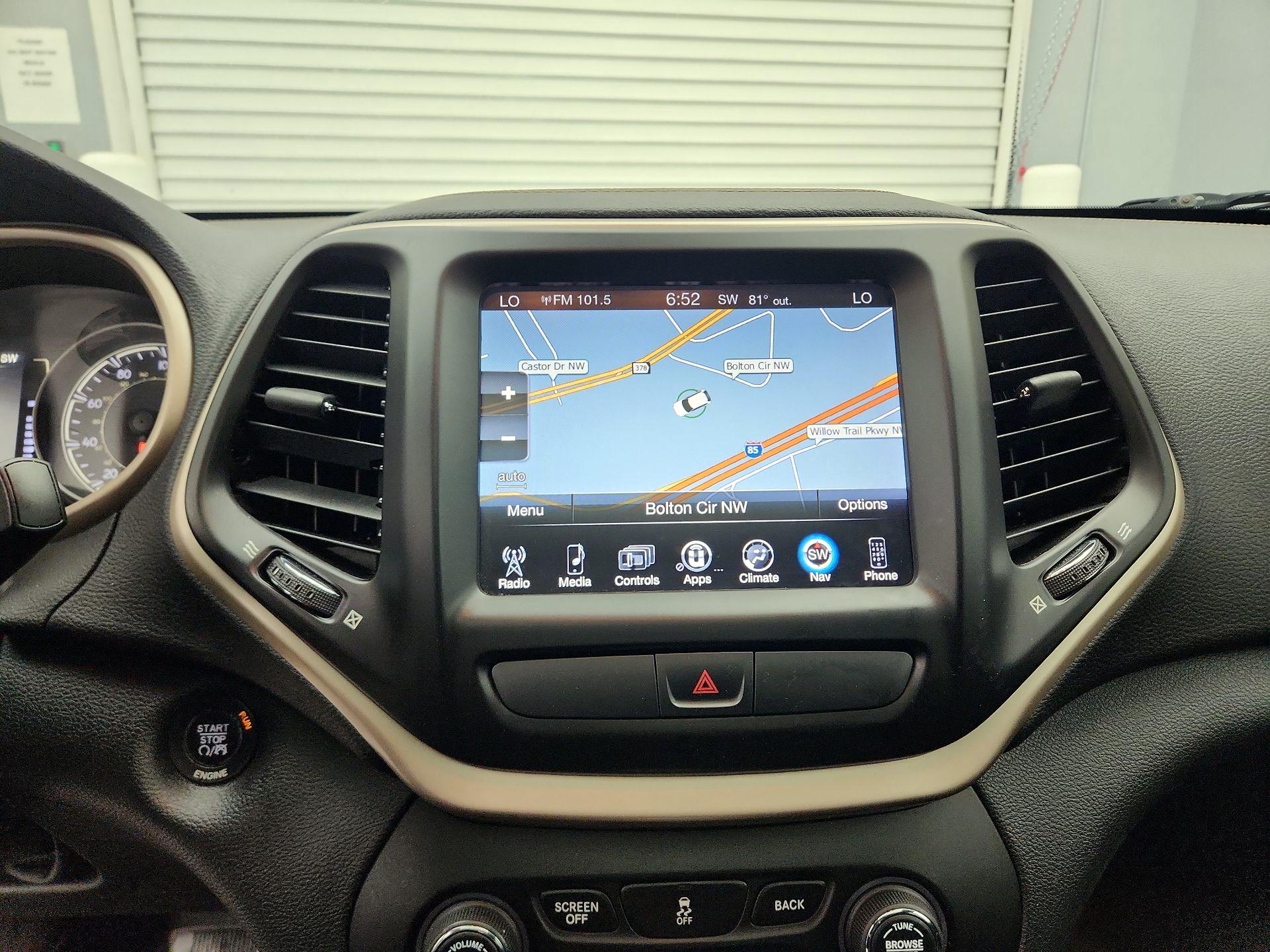 Thumbnail: 2016 Jeep Cherokee - 14