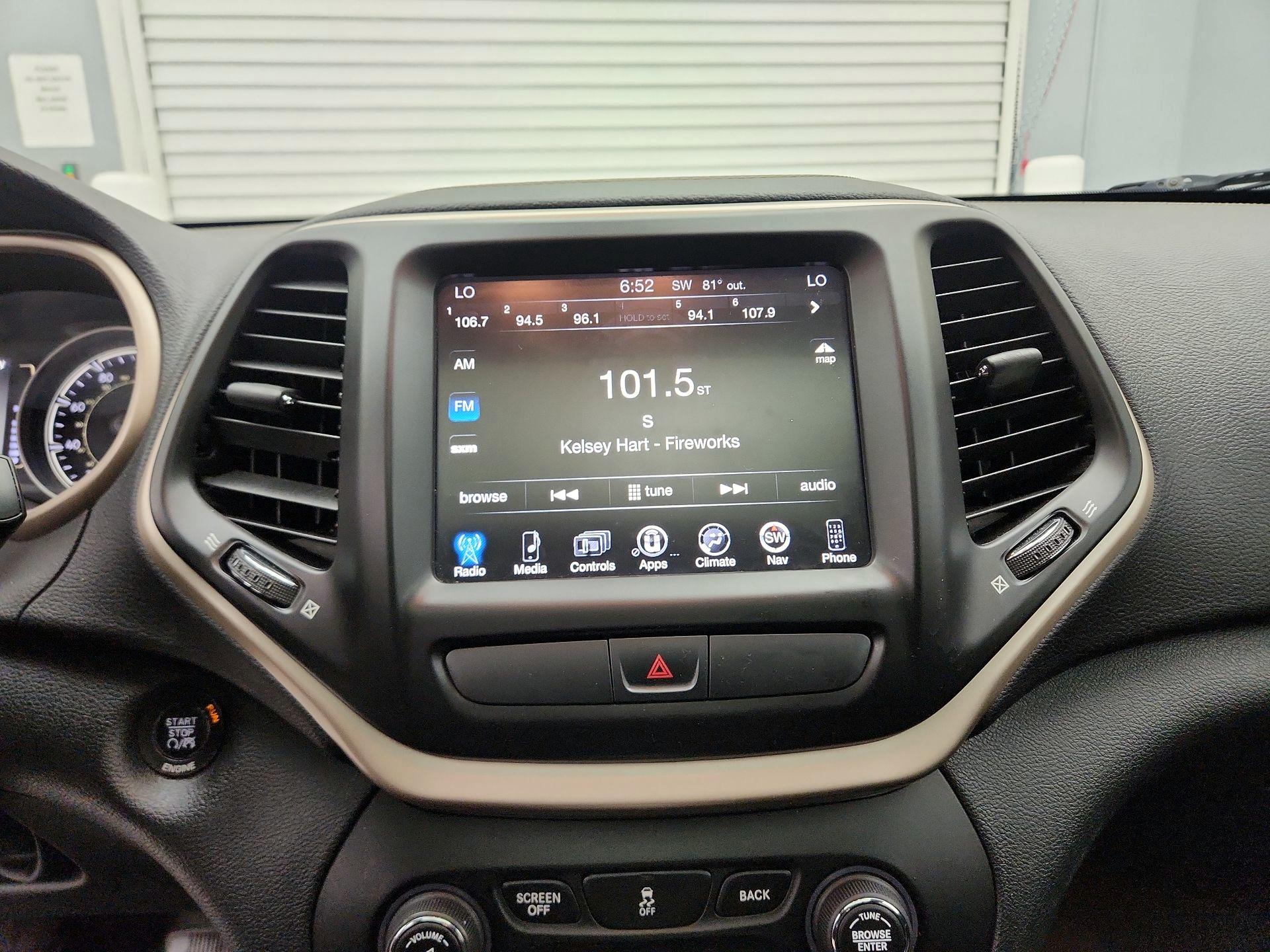 Thumbnail: 2016 Jeep Cherokee - 16