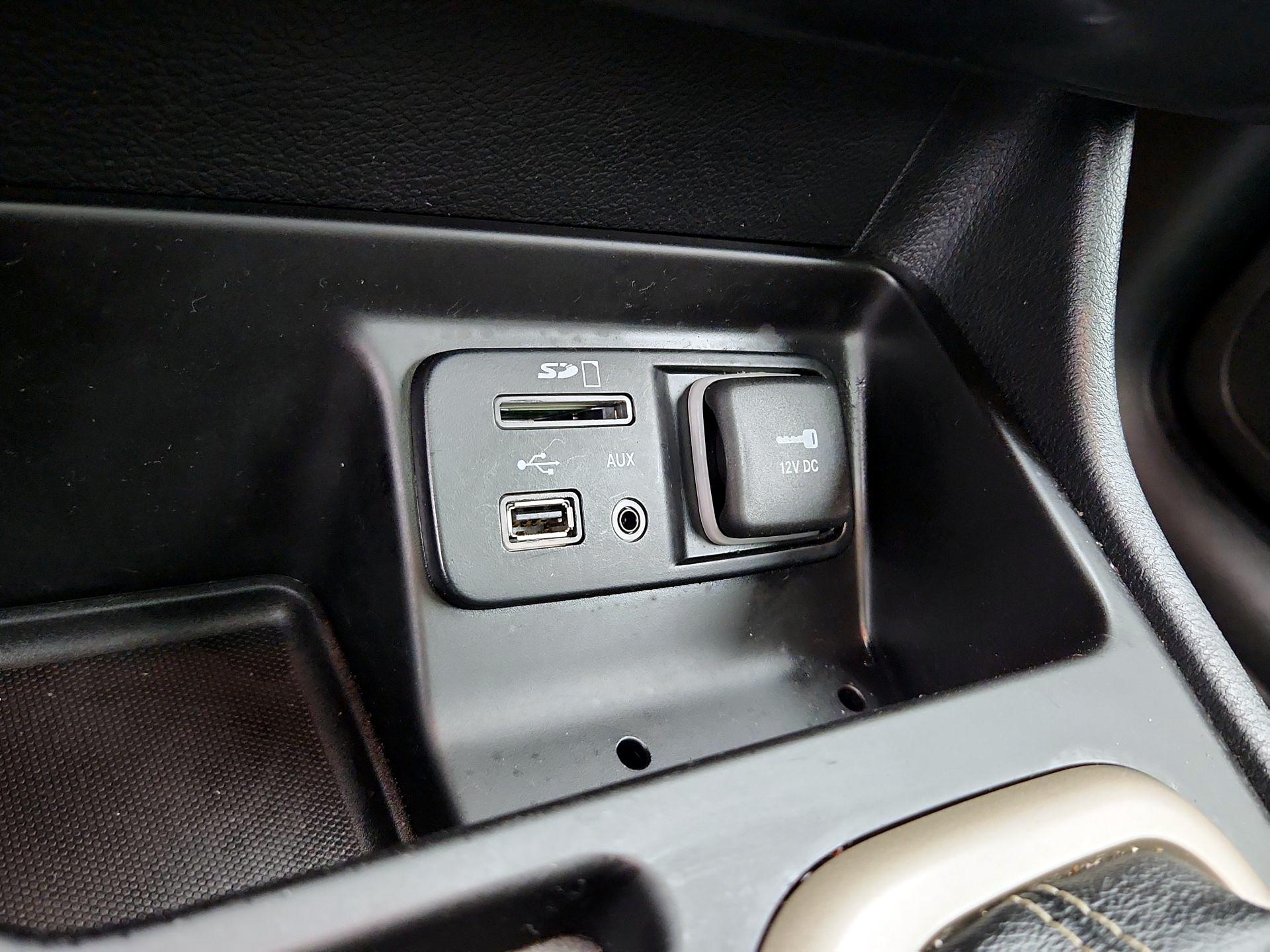 Thumbnail: 2016 Jeep Cherokee - 19