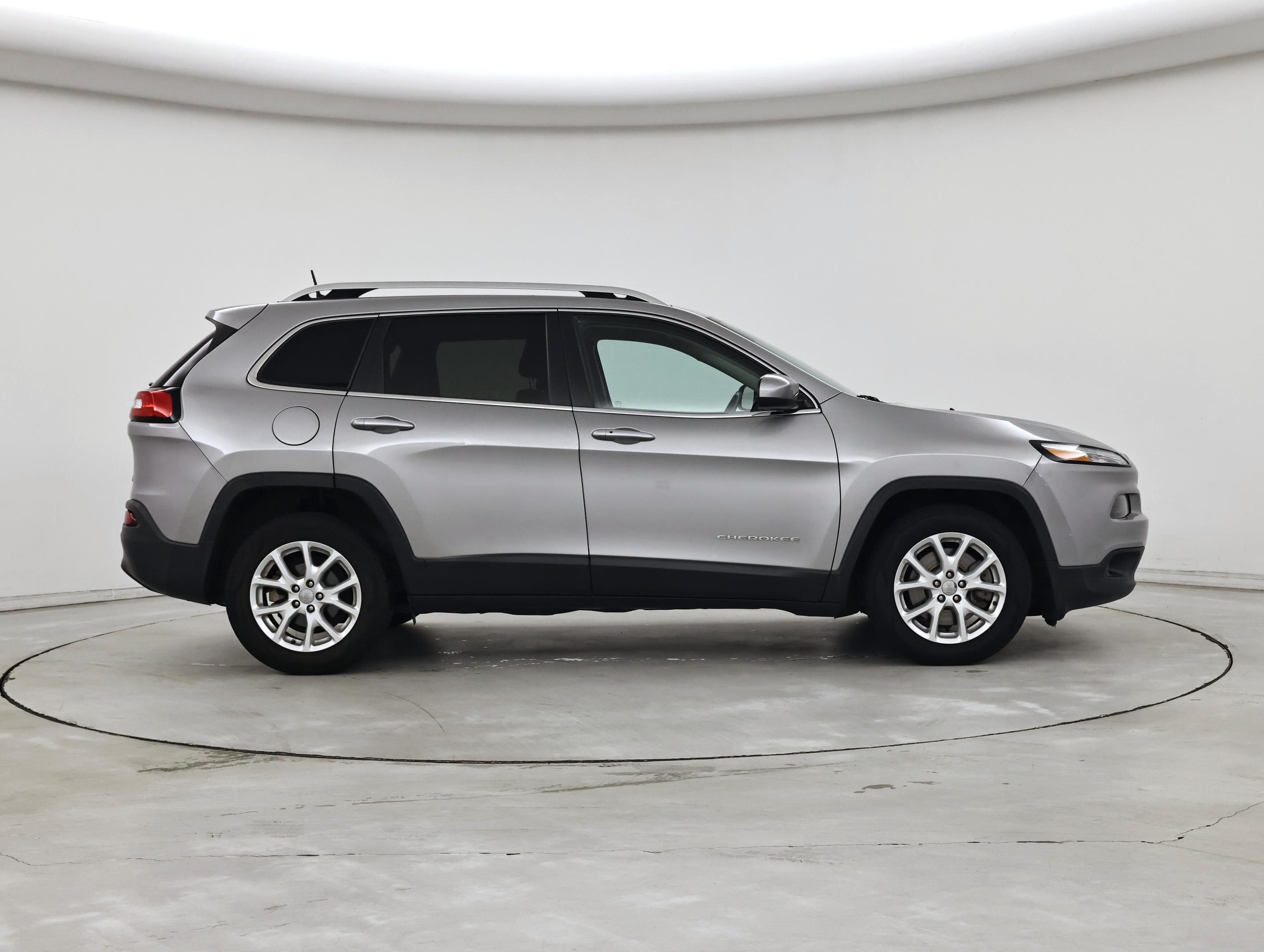 Thumbnail: 2016 Jeep Cherokee - 7