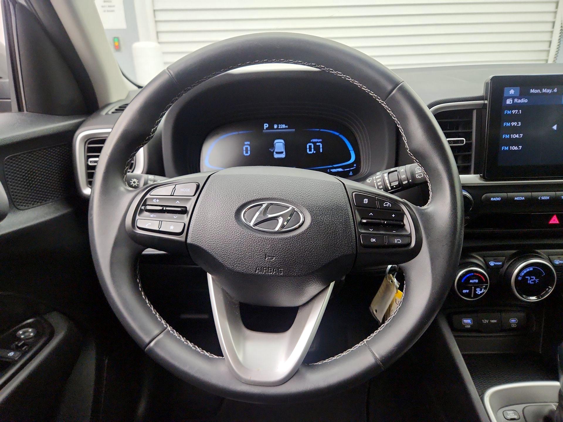 Thumbnail: 2023 Hyundai Venue - 10