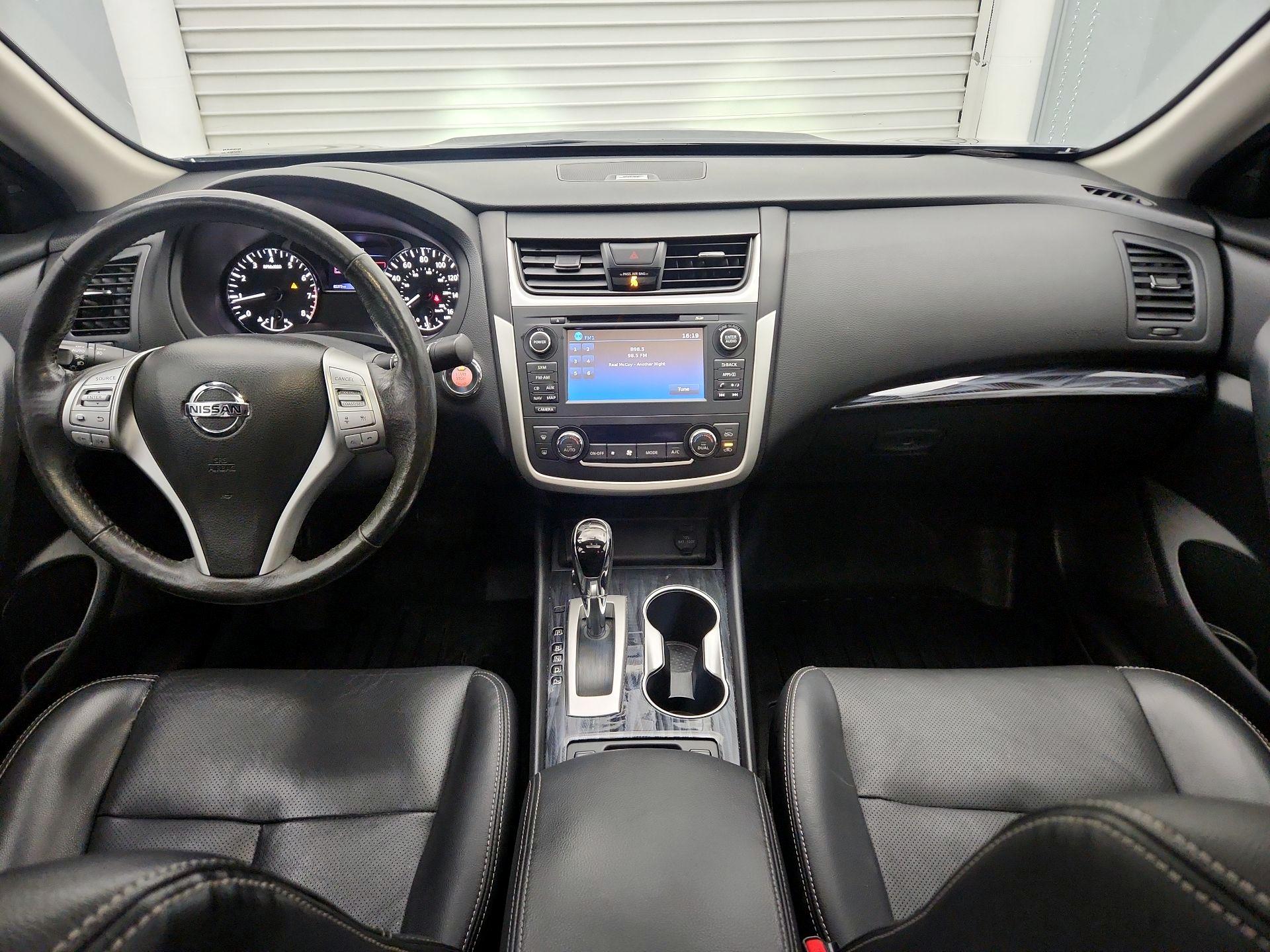 Thumbnail: 2017 Nissan Altima - 9