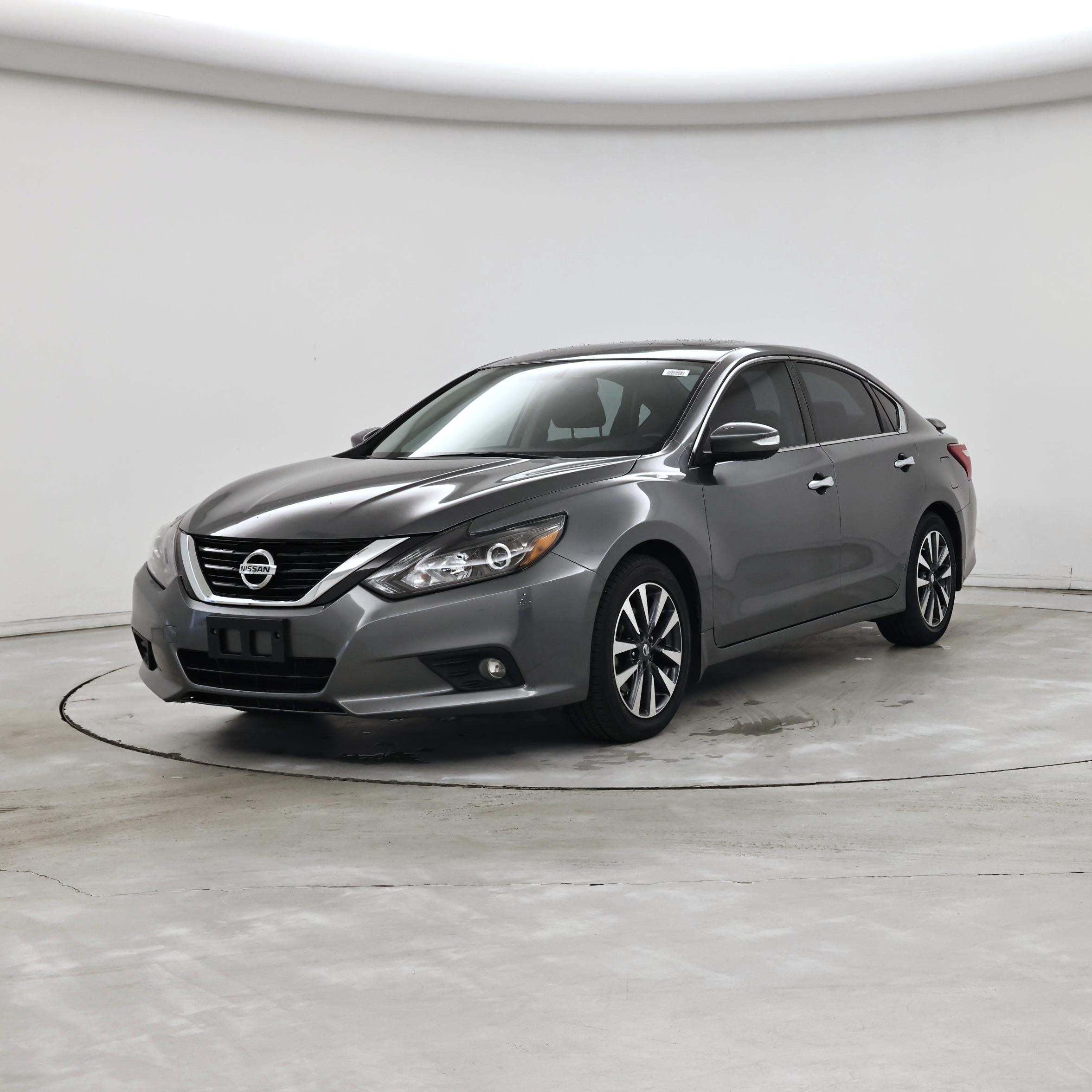 Thumbnail: 2017 Nissan Altima - 4