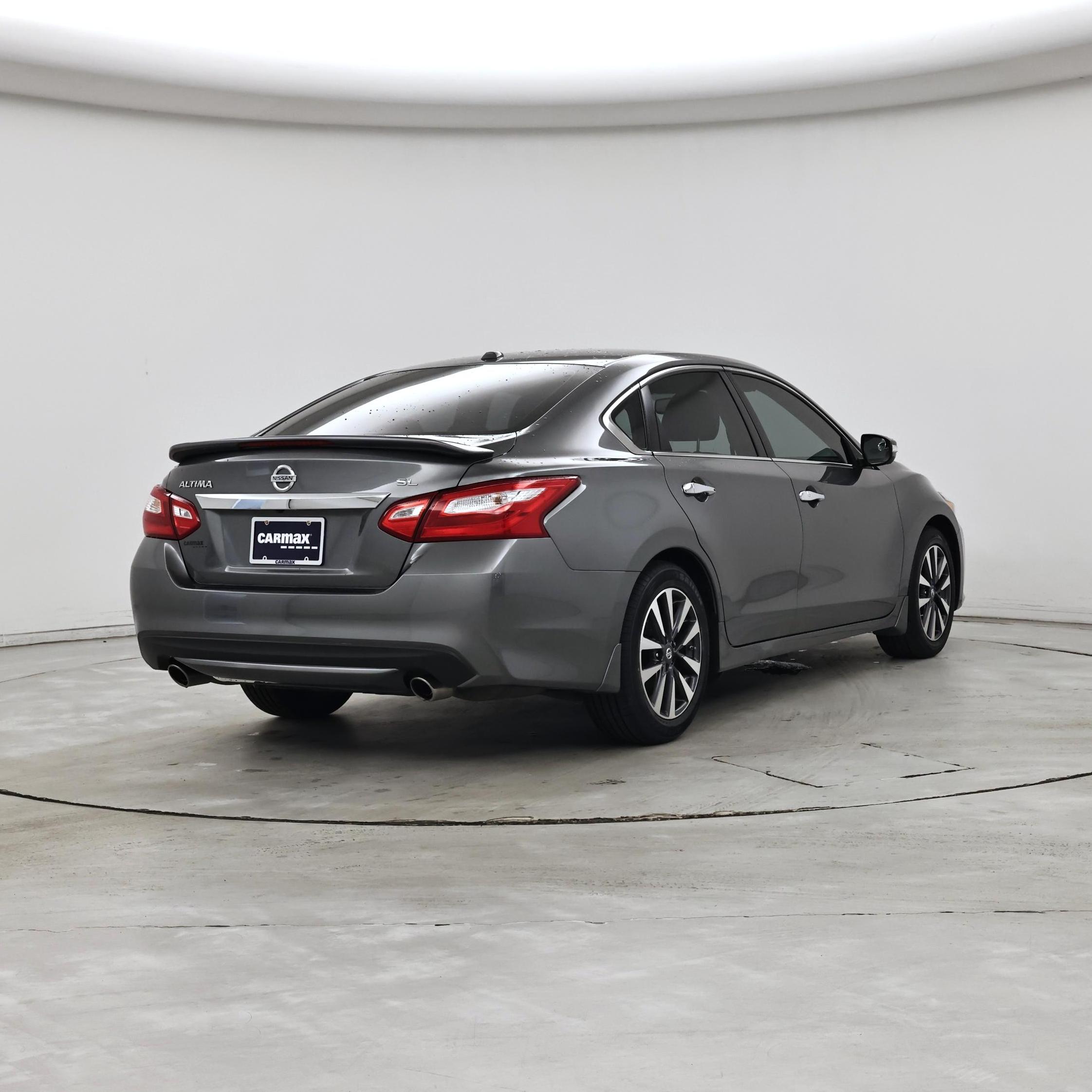 Thumbnail: 2017 Nissan Altima - 8