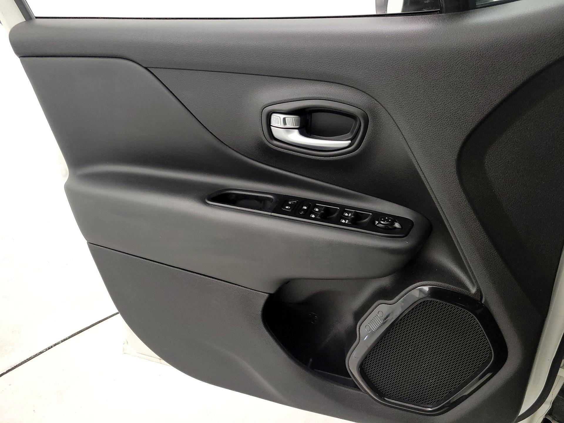 Thumbnail: 2022 Jeep Renegade - 12