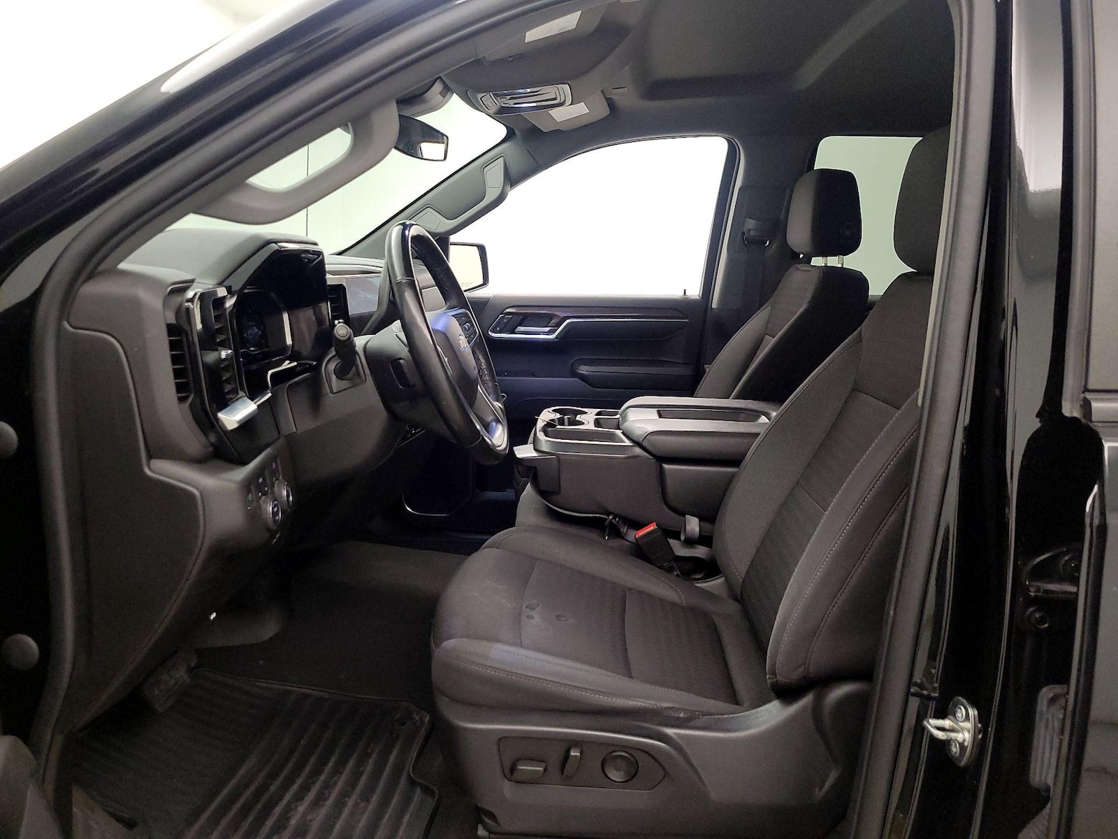 2023 Chevrolet Silverado 1500 LT - Photo 12