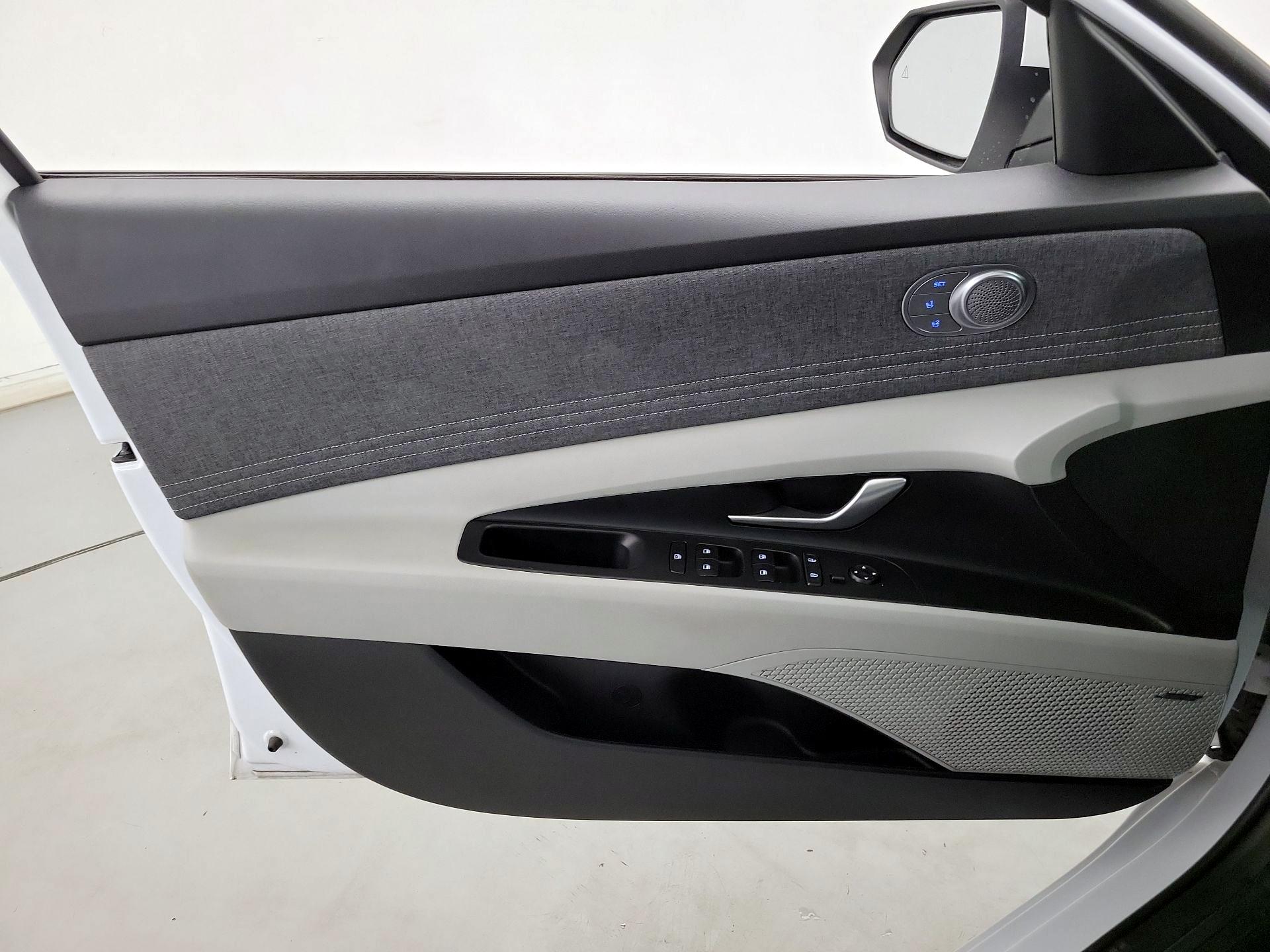 Thumbnail: 2023 Hyundai Elantra - 12