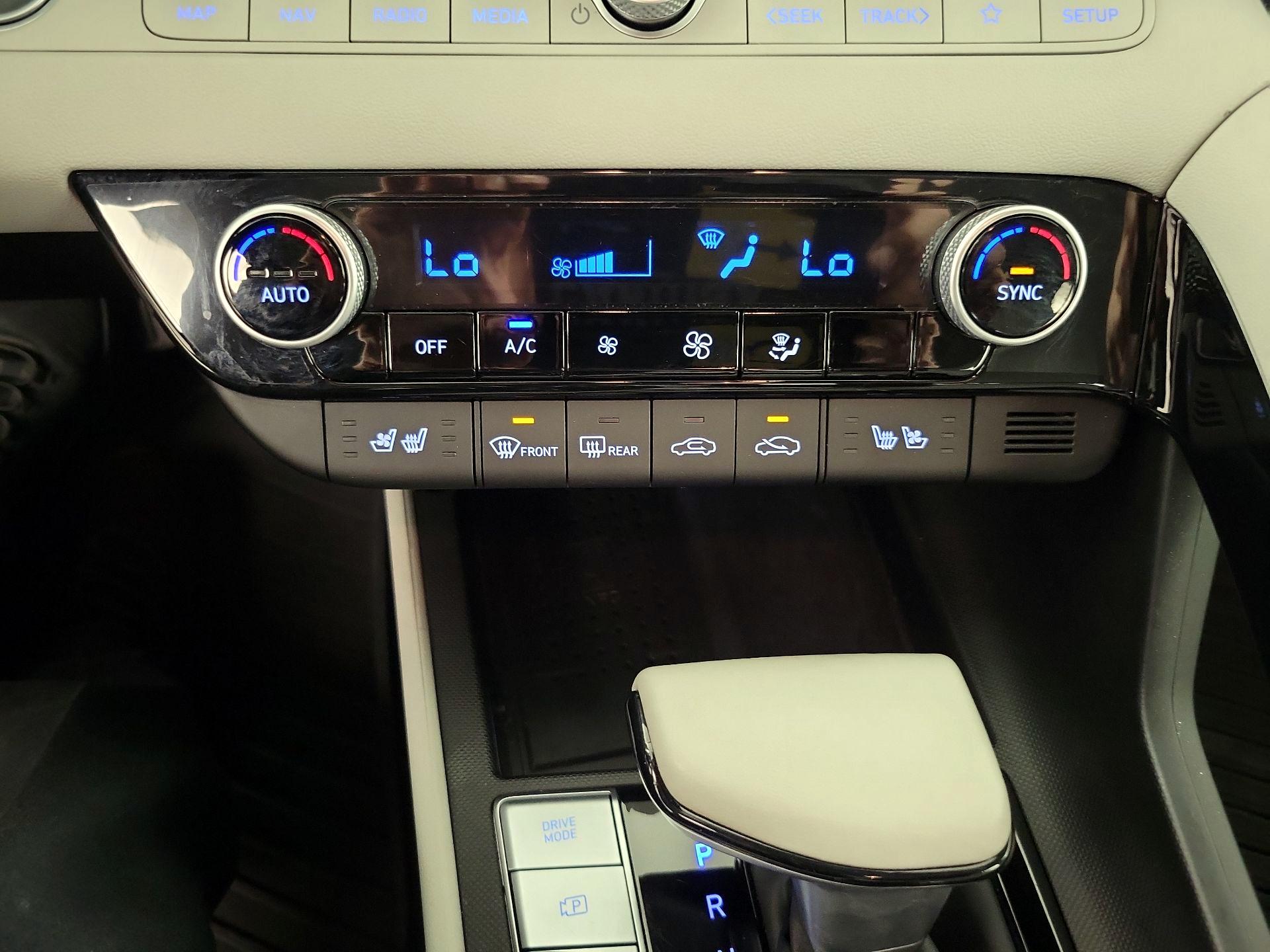 Thumbnail: 2023 Hyundai Elantra - 17