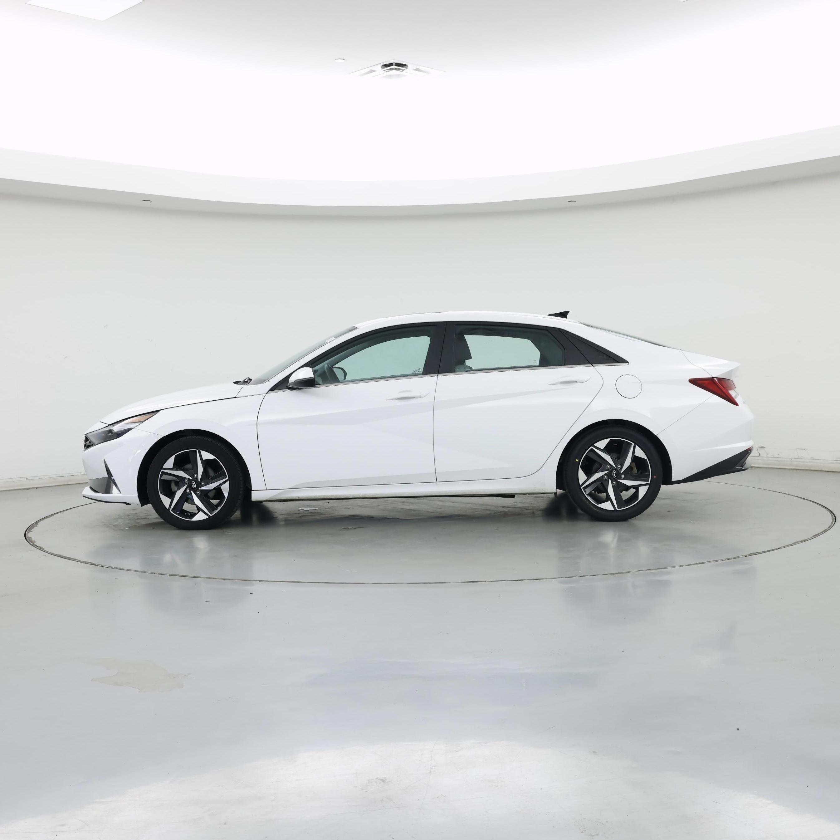 Thumbnail: 2023 Hyundai Elantra - 3