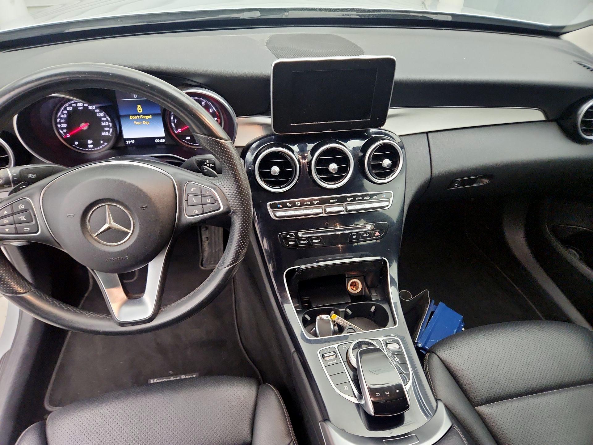 Thumbnail: 2016 Mercedes-Benz C-Class - 9