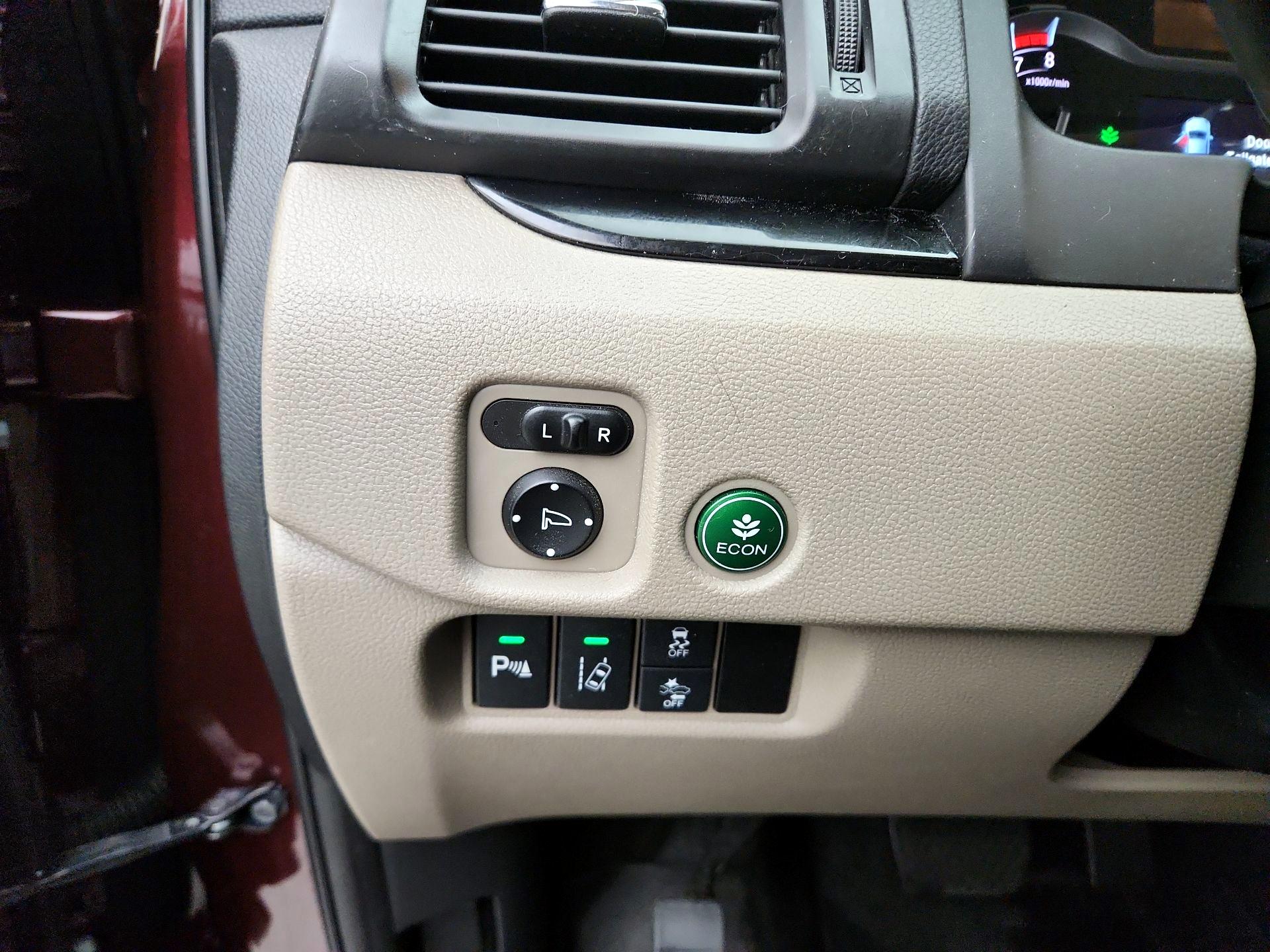 Thumbnail: 2016 Honda Pilot - 13