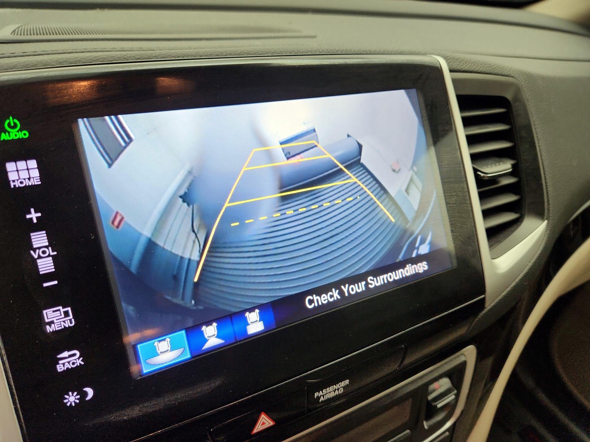 Thumbnail: 2016 Honda Pilot - 15