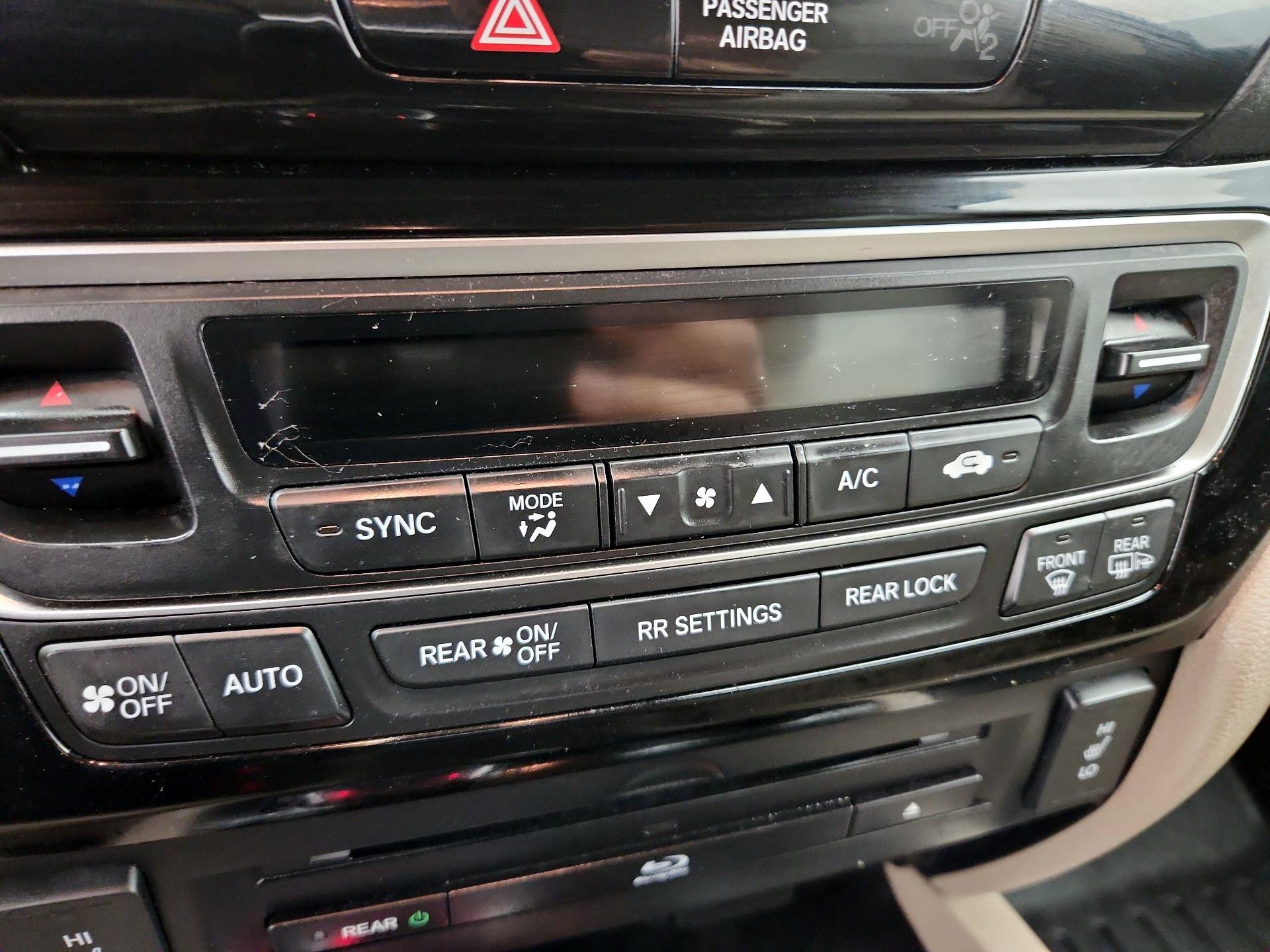 Thumbnail: 2016 Honda Pilot - 17