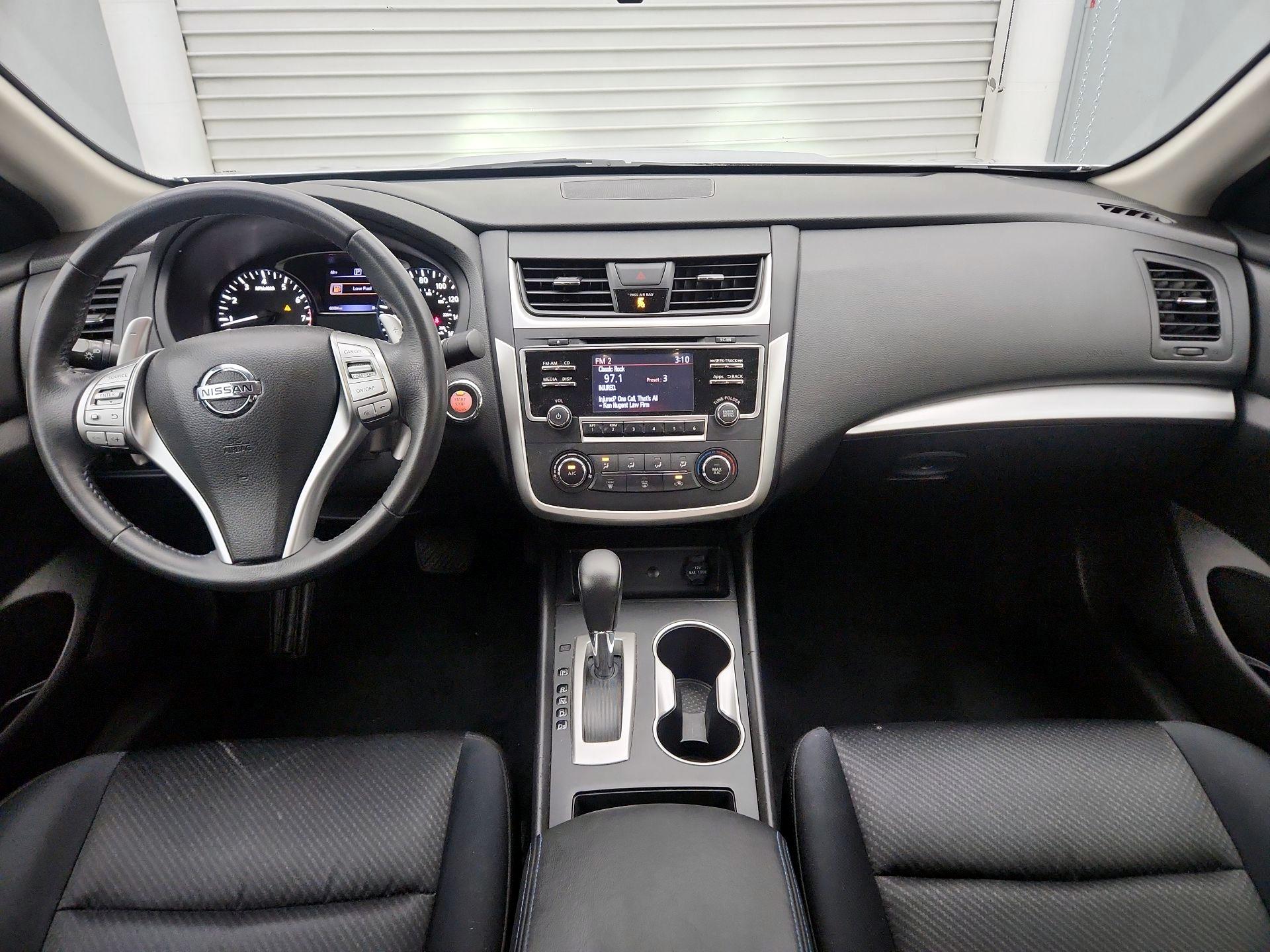 Thumbnail: 2016 Nissan Altima - 9