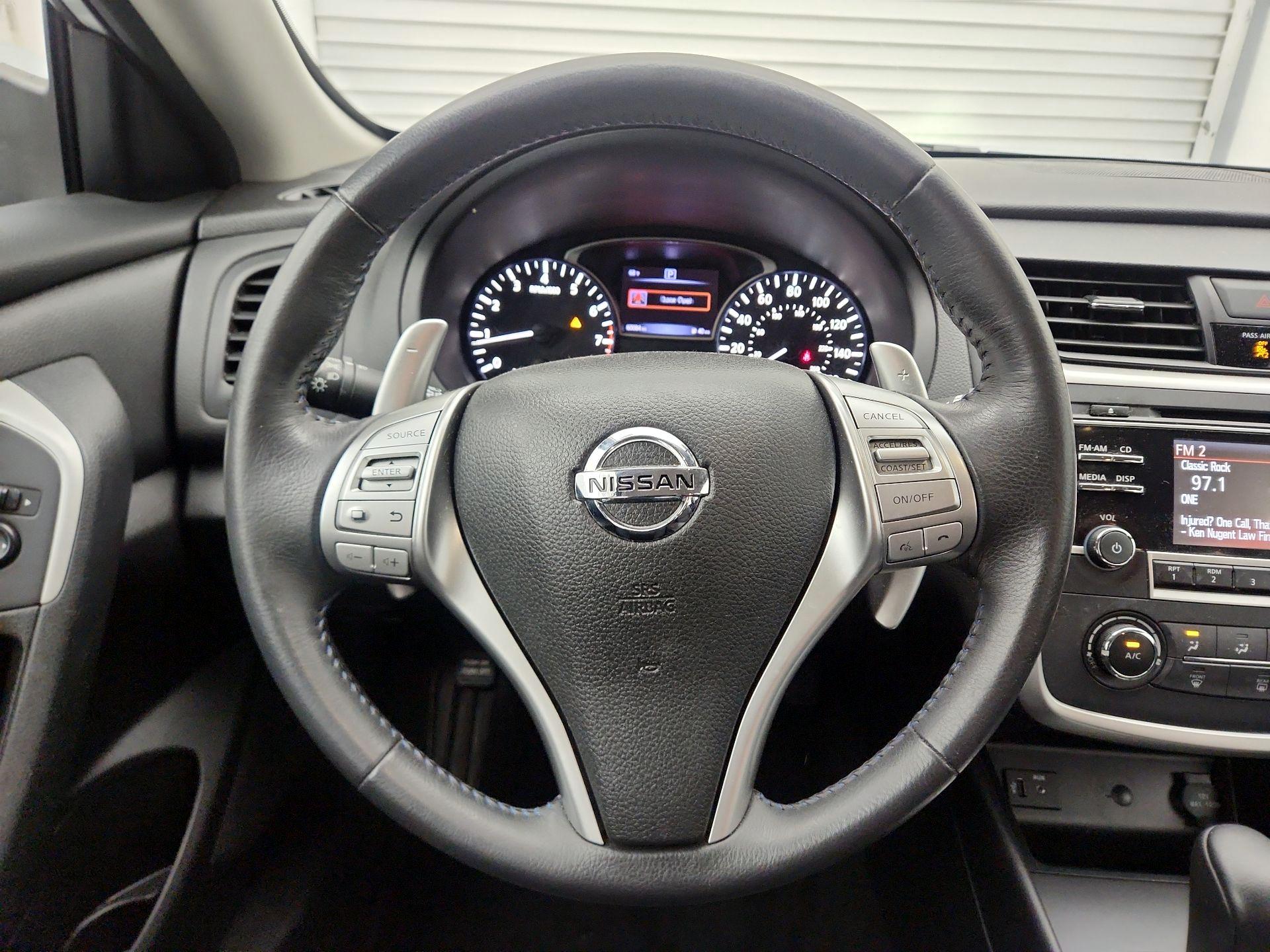 Thumbnail: 2016 Nissan Altima - 10