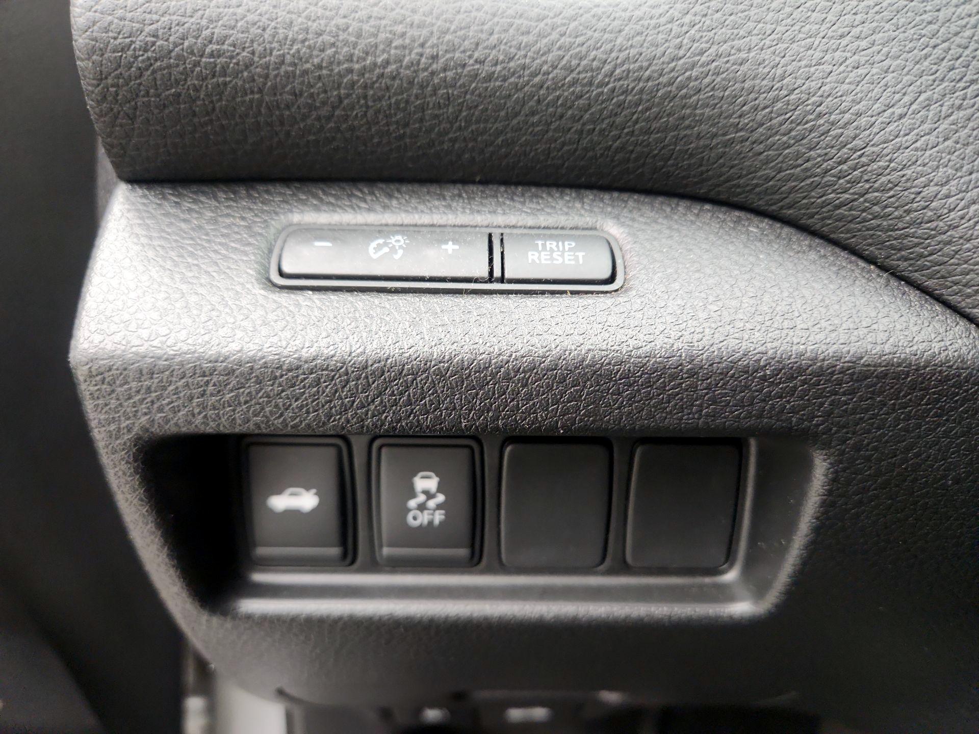 Thumbnail: 2016 Nissan Altima - 13