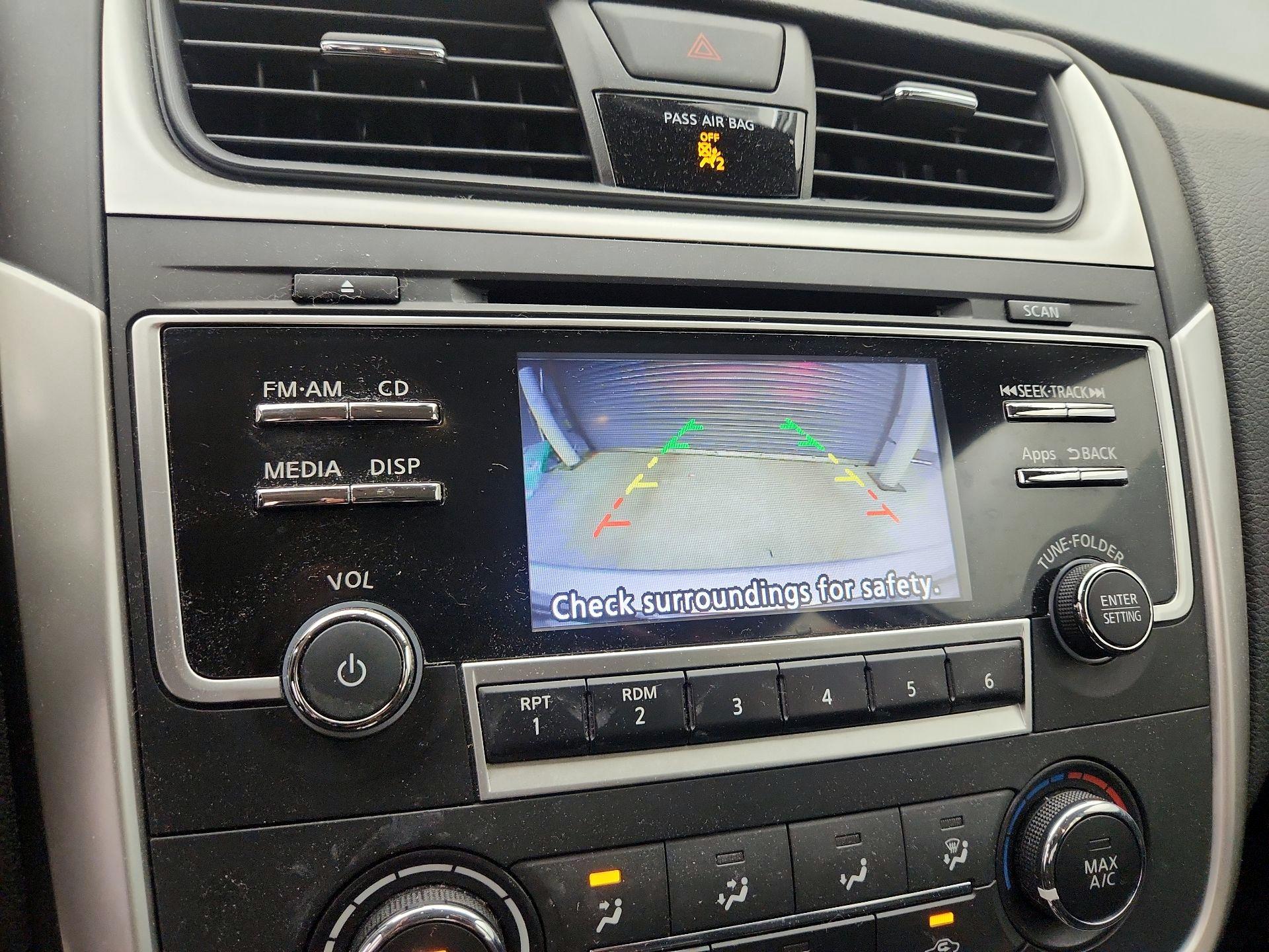 Thumbnail: 2016 Nissan Altima - 14