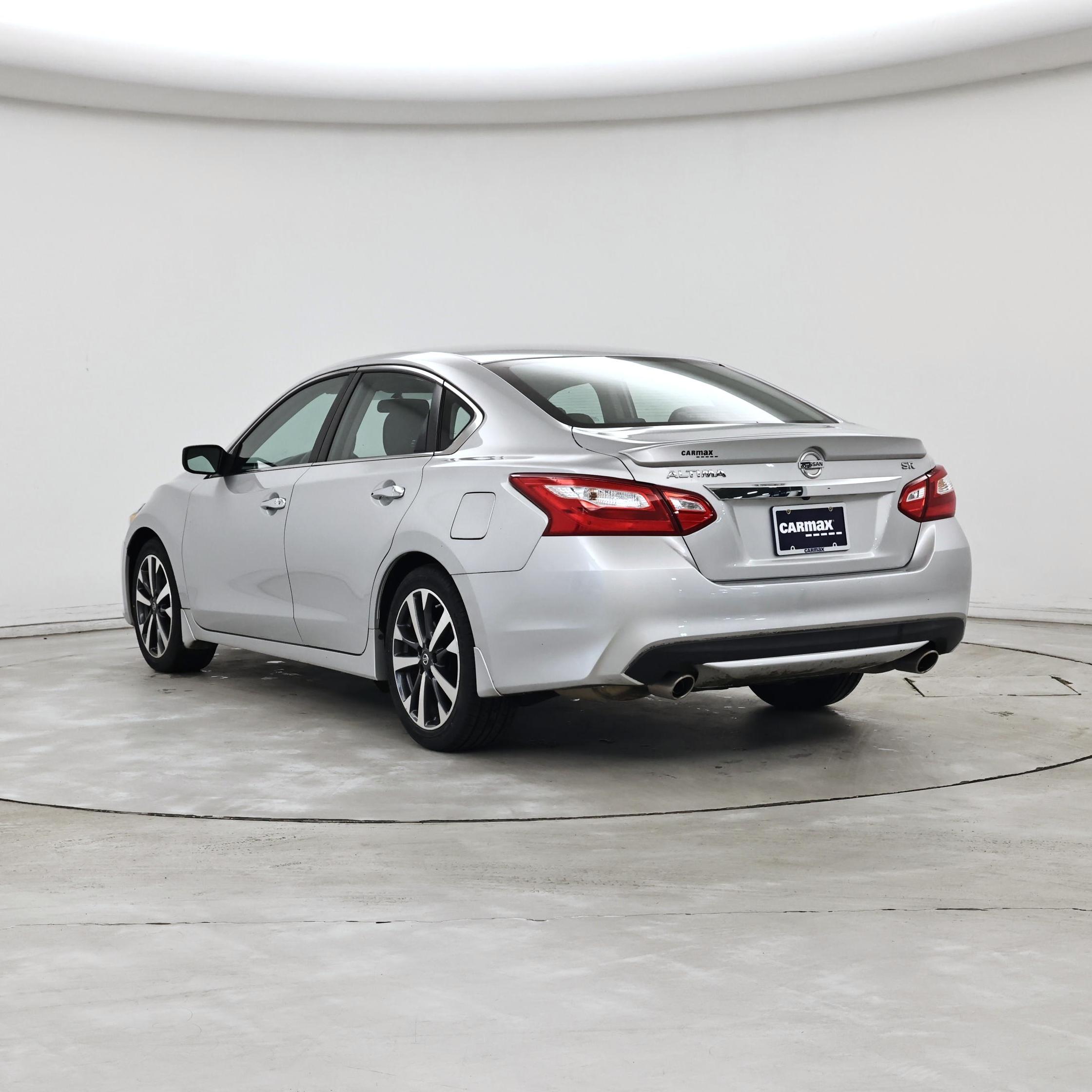 Thumbnail: 2016 Nissan Altima - 2