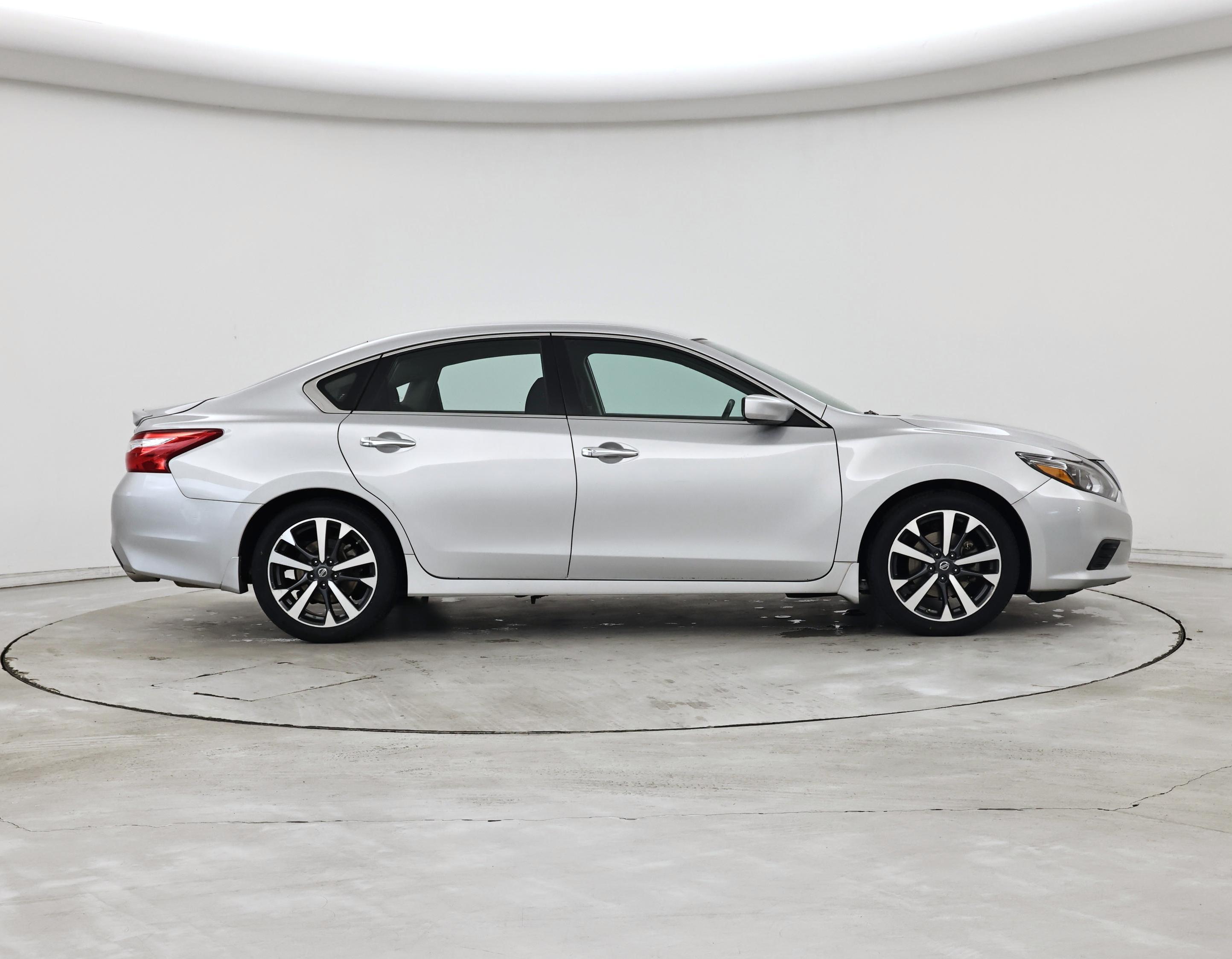 Thumbnail: 2016 Nissan Altima - 7