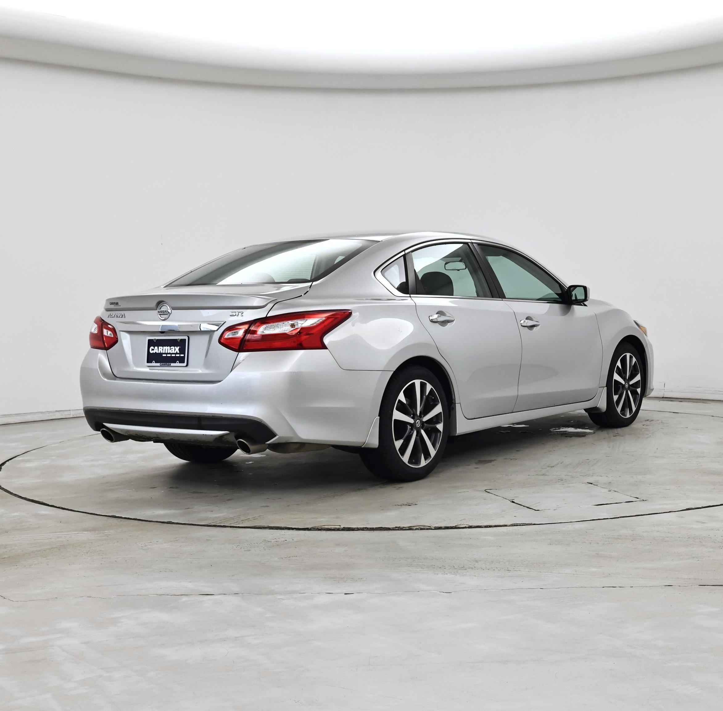 Thumbnail: 2016 Nissan Altima - 8