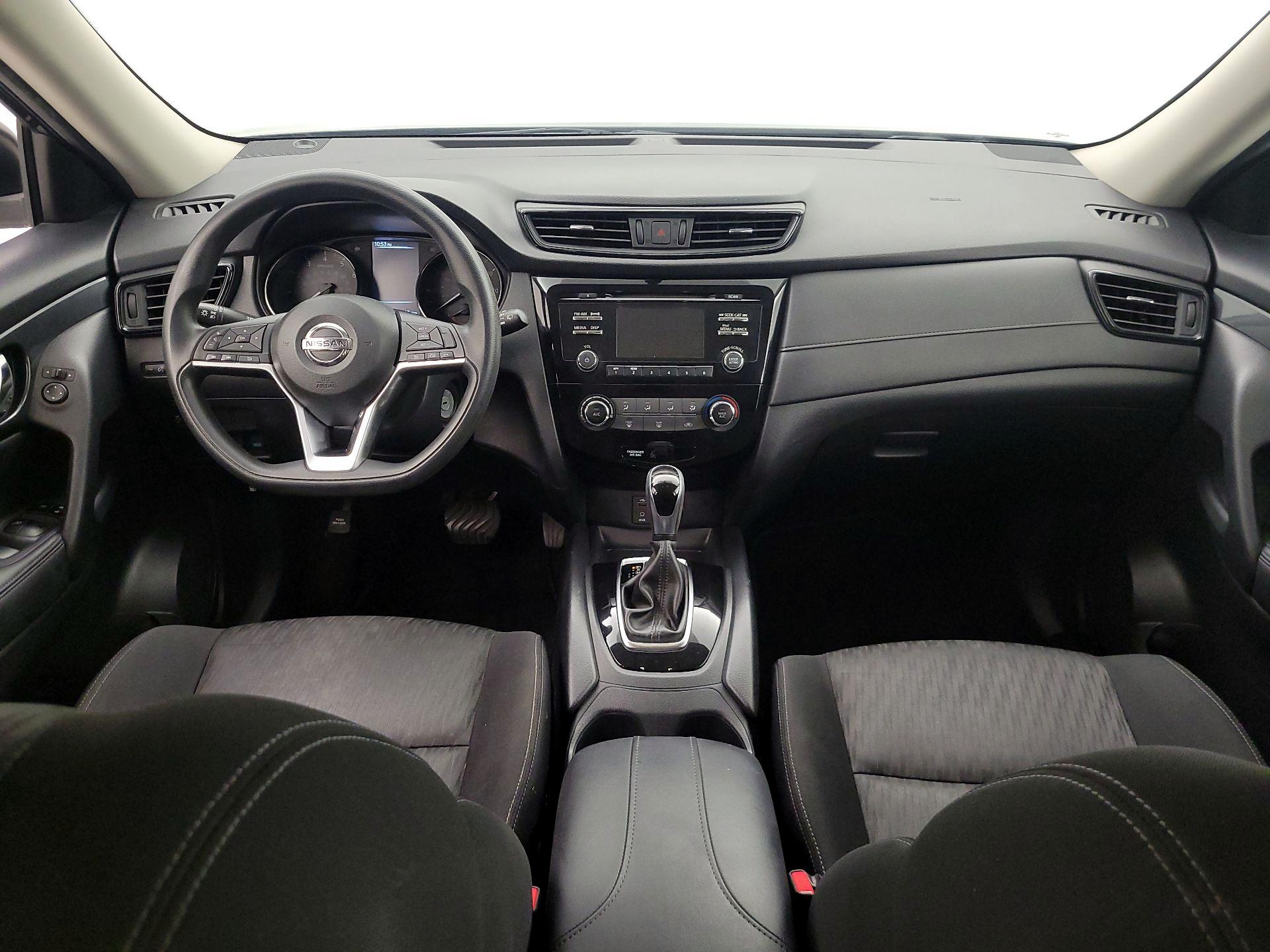 Thumbnail: 2017 Nissan Rogue - 9