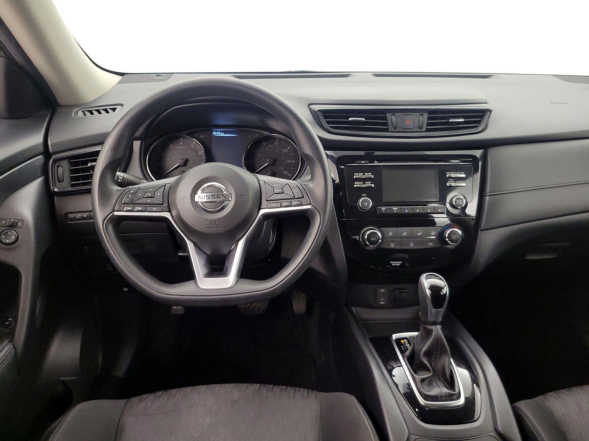 Thumbnail: 2017 Nissan Rogue - 10
