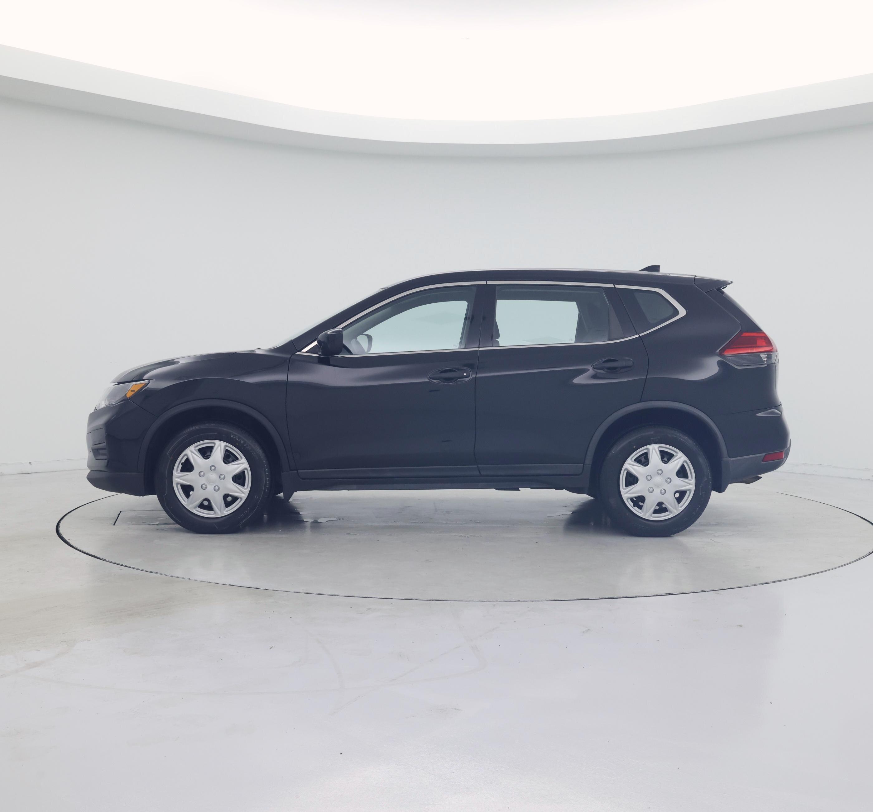 Thumbnail: 2017 Nissan Rogue - 3