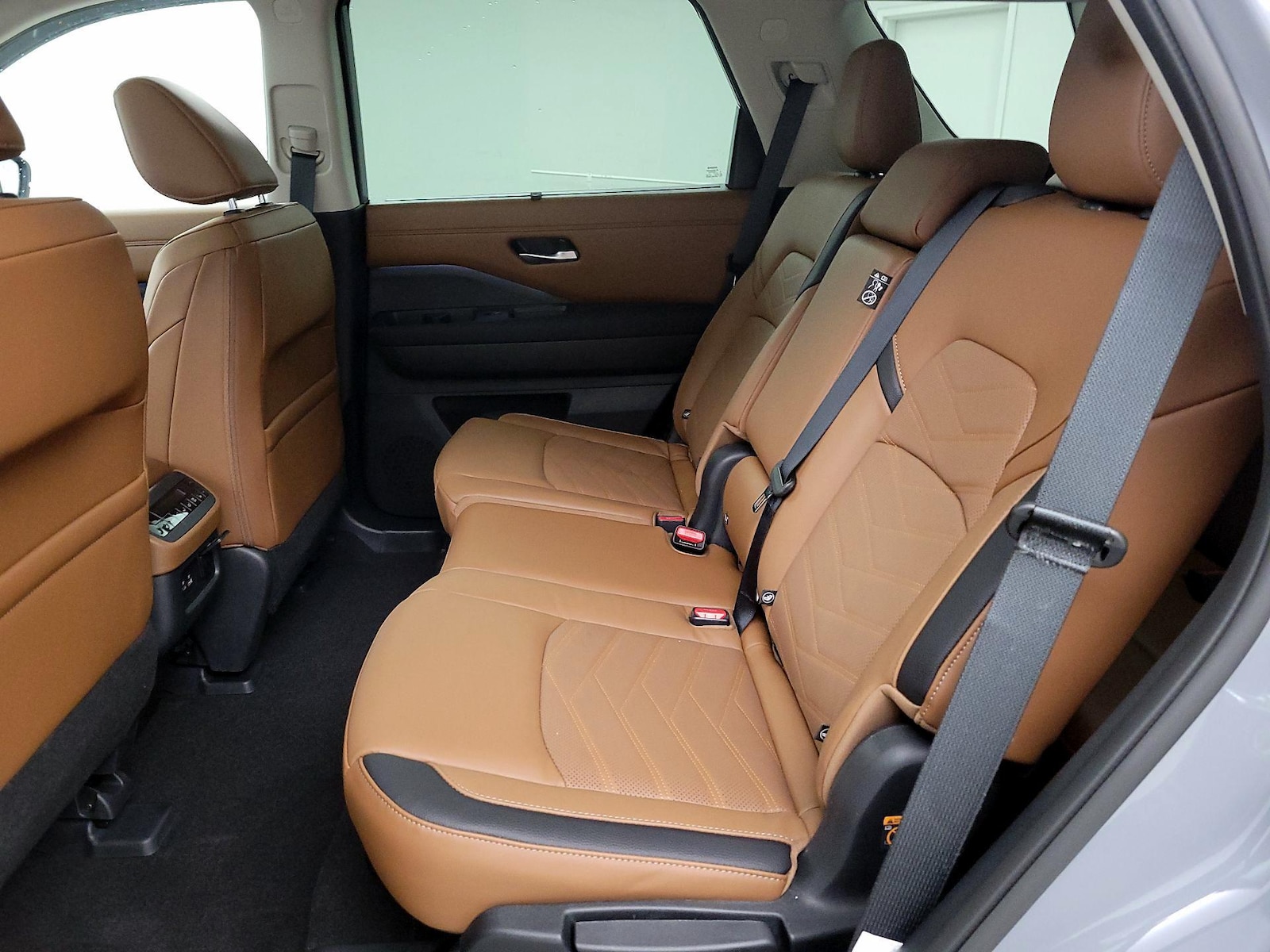 2025 Nissan Pathfinder Platinum - Photo 22