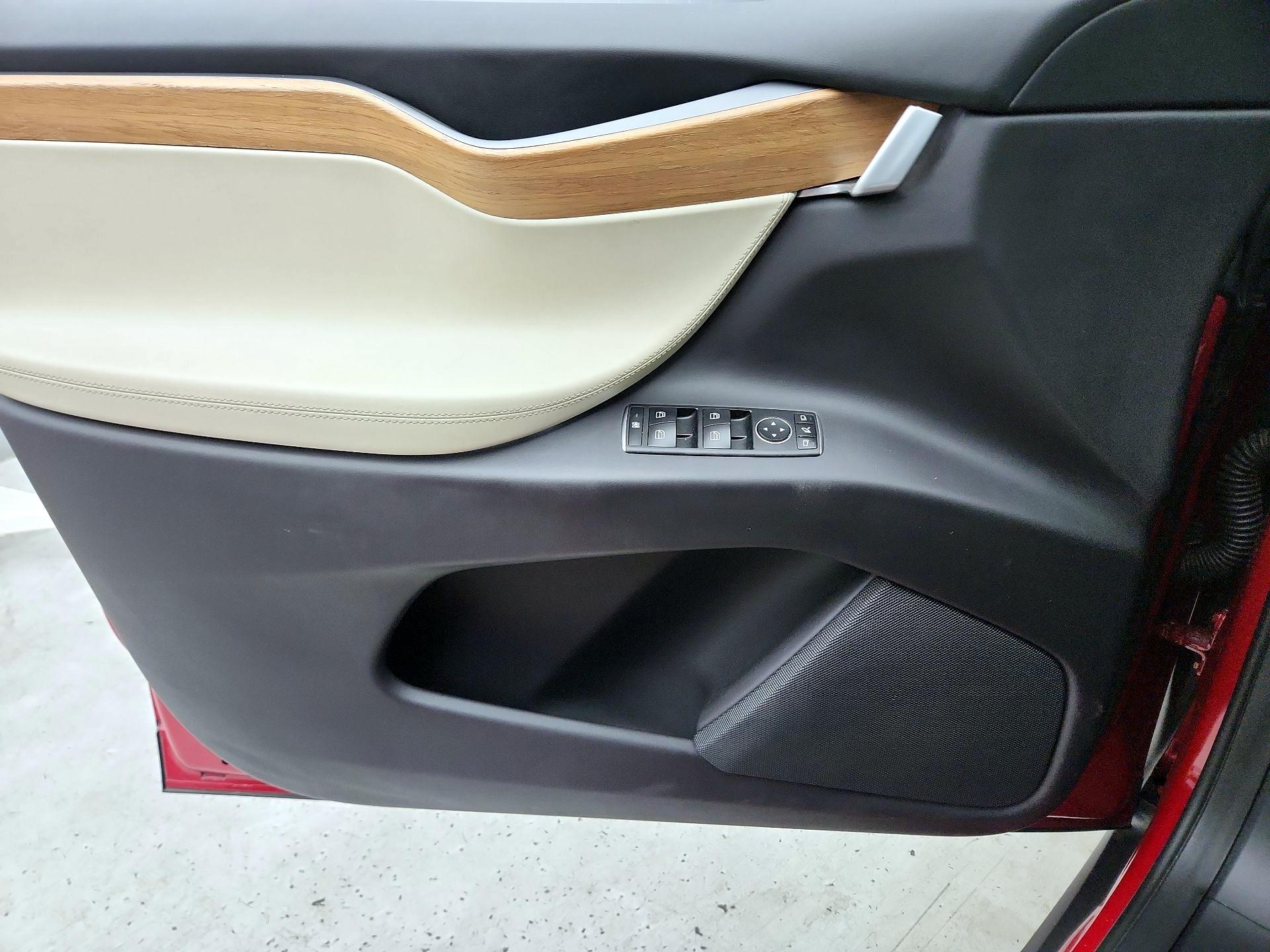 Thumbnail: 2019 Tesla Model X - 12