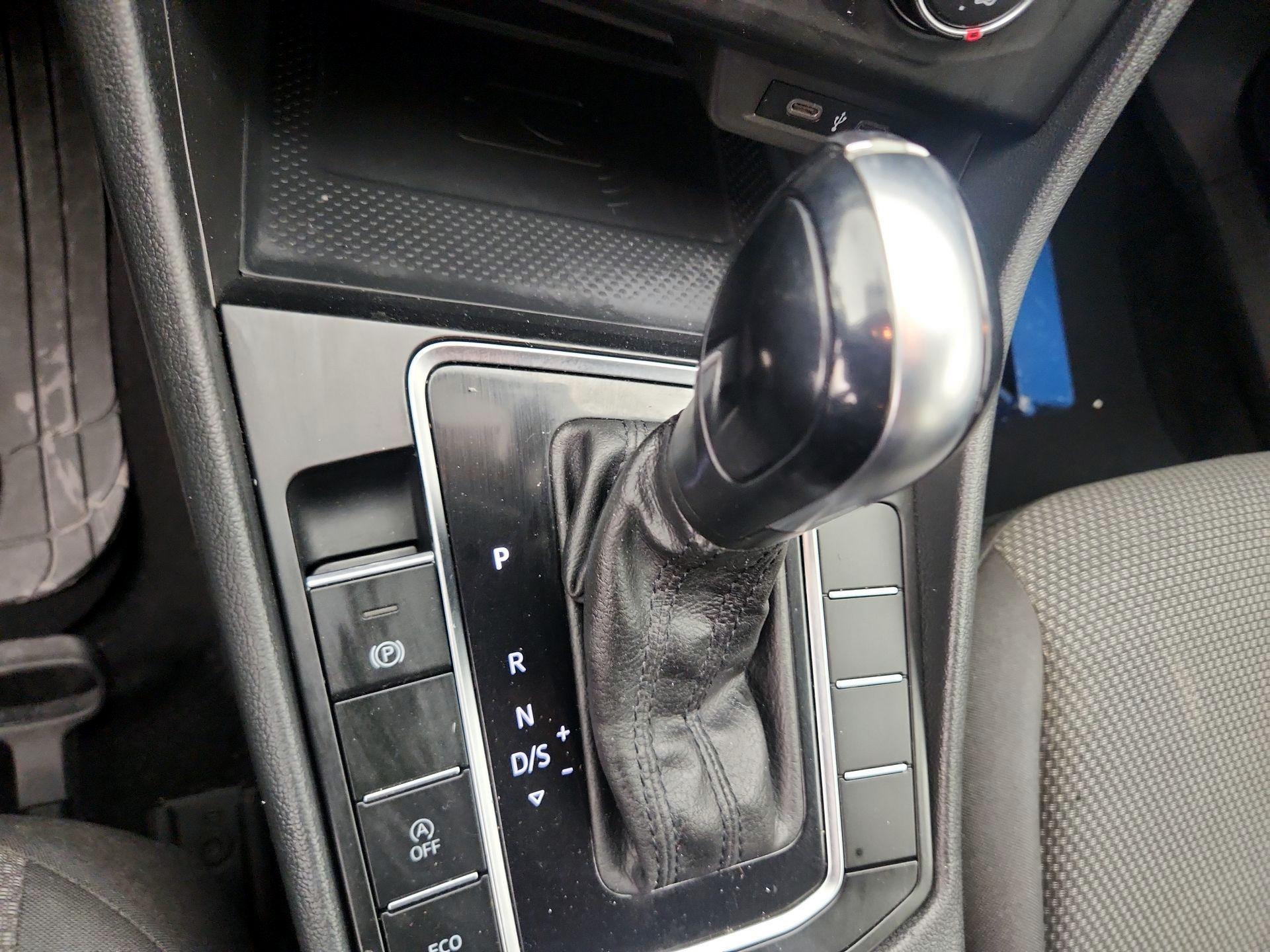 Thumbnail: 2021 Volkswagen Jetta - 17