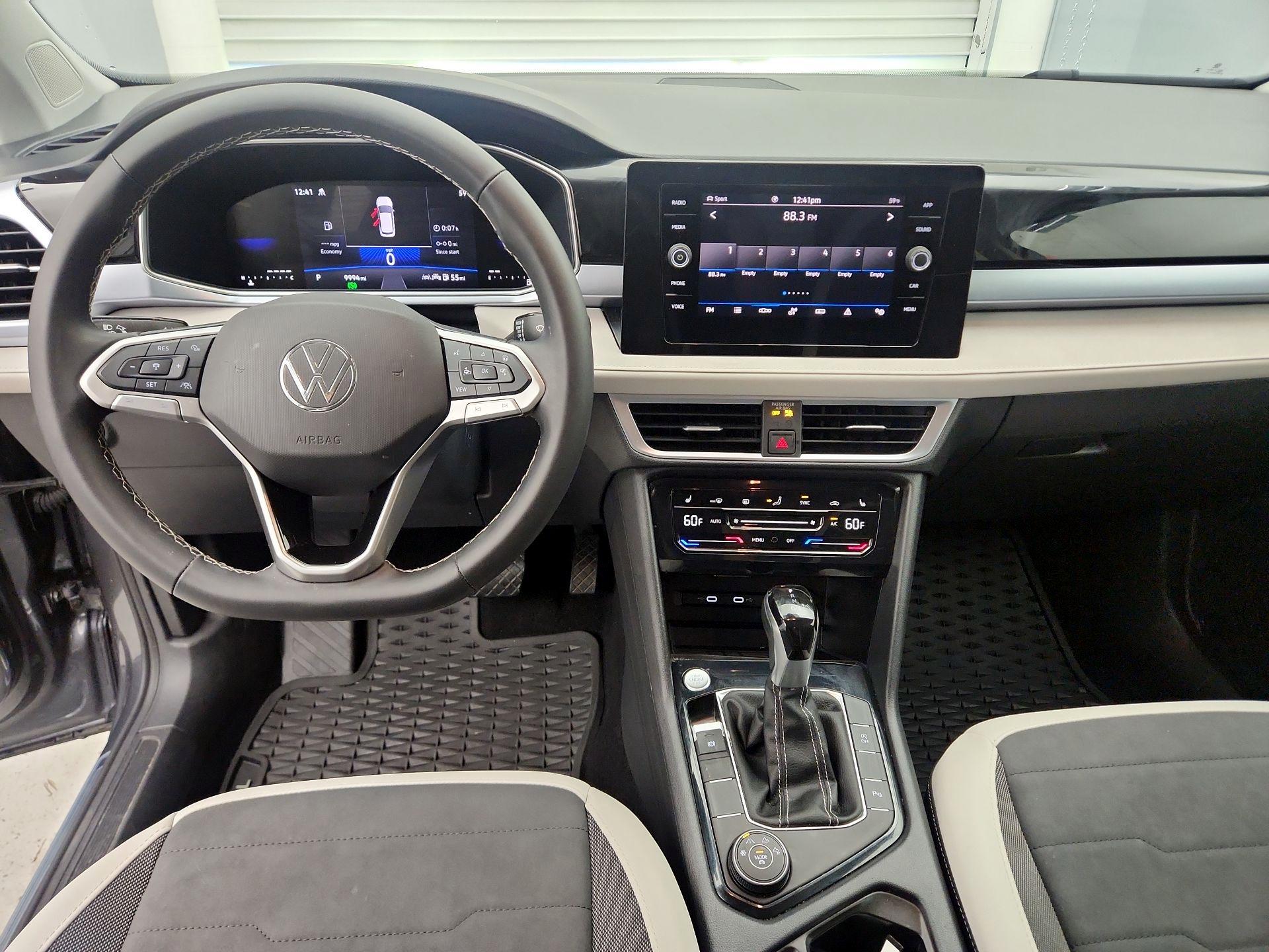 Thumbnail: 2025 Volkswagen Taos - 9