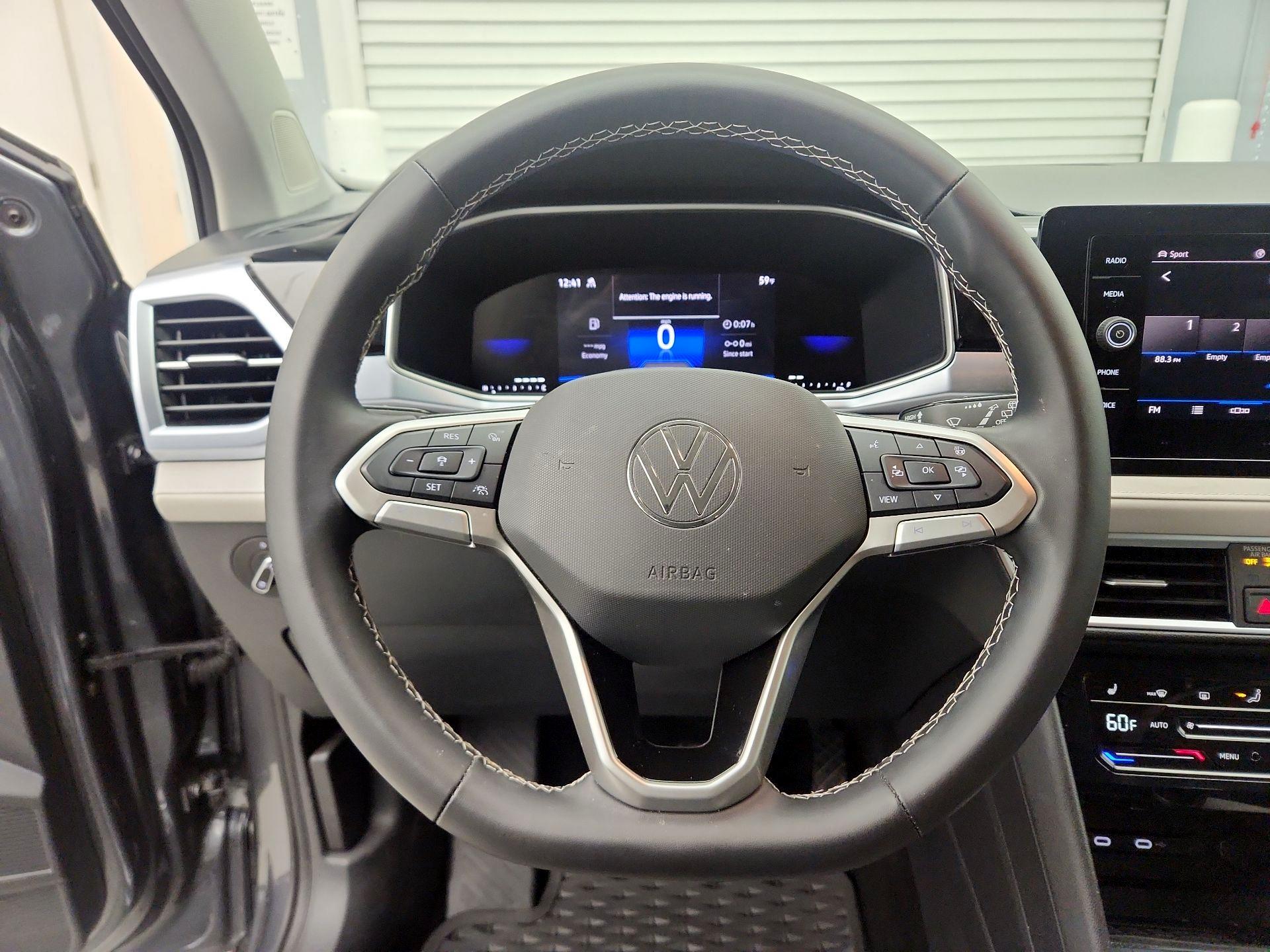 Thumbnail: 2025 Volkswagen Taos - 10