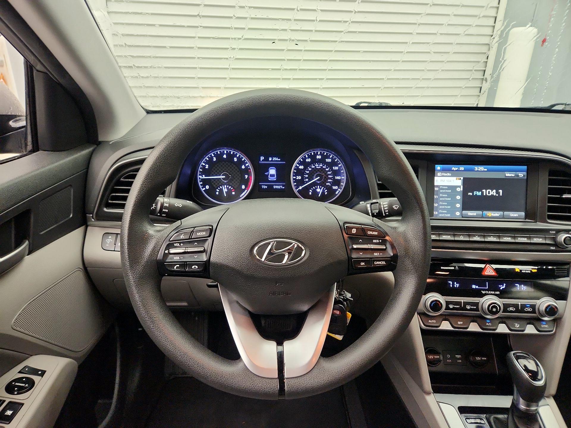 Thumbnail: 2020 Hyundai Elantra - 10