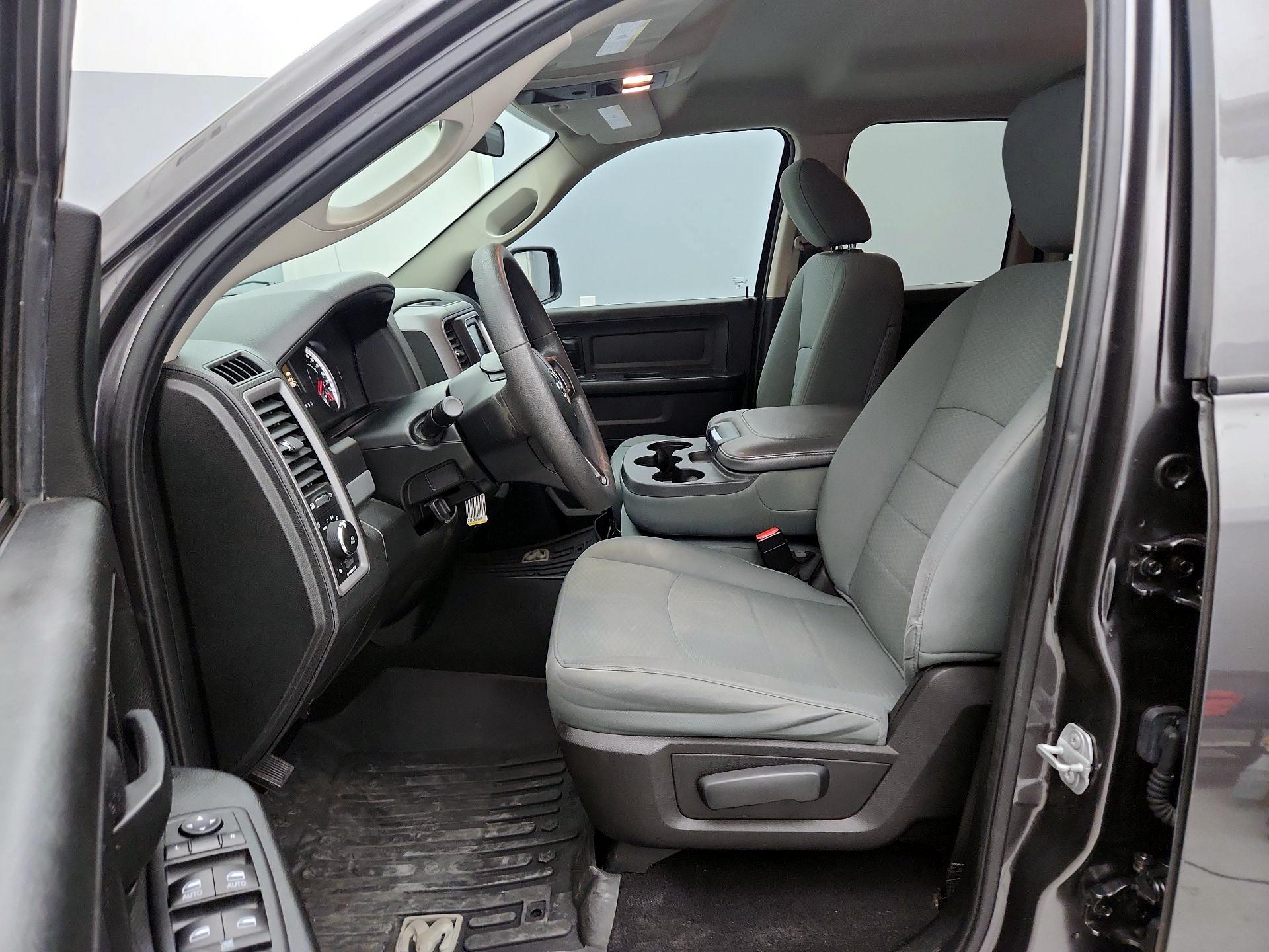 Thumbnail: 2019 RAM 1500 Classic - 11