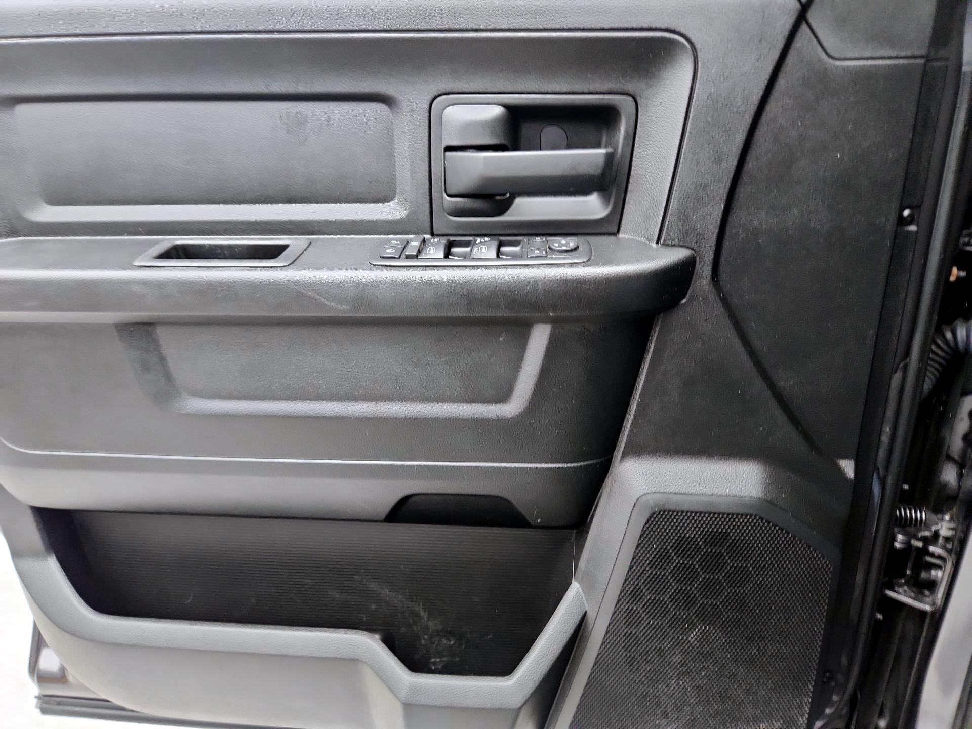 Thumbnail: 2019 RAM 1500 Classic - 12