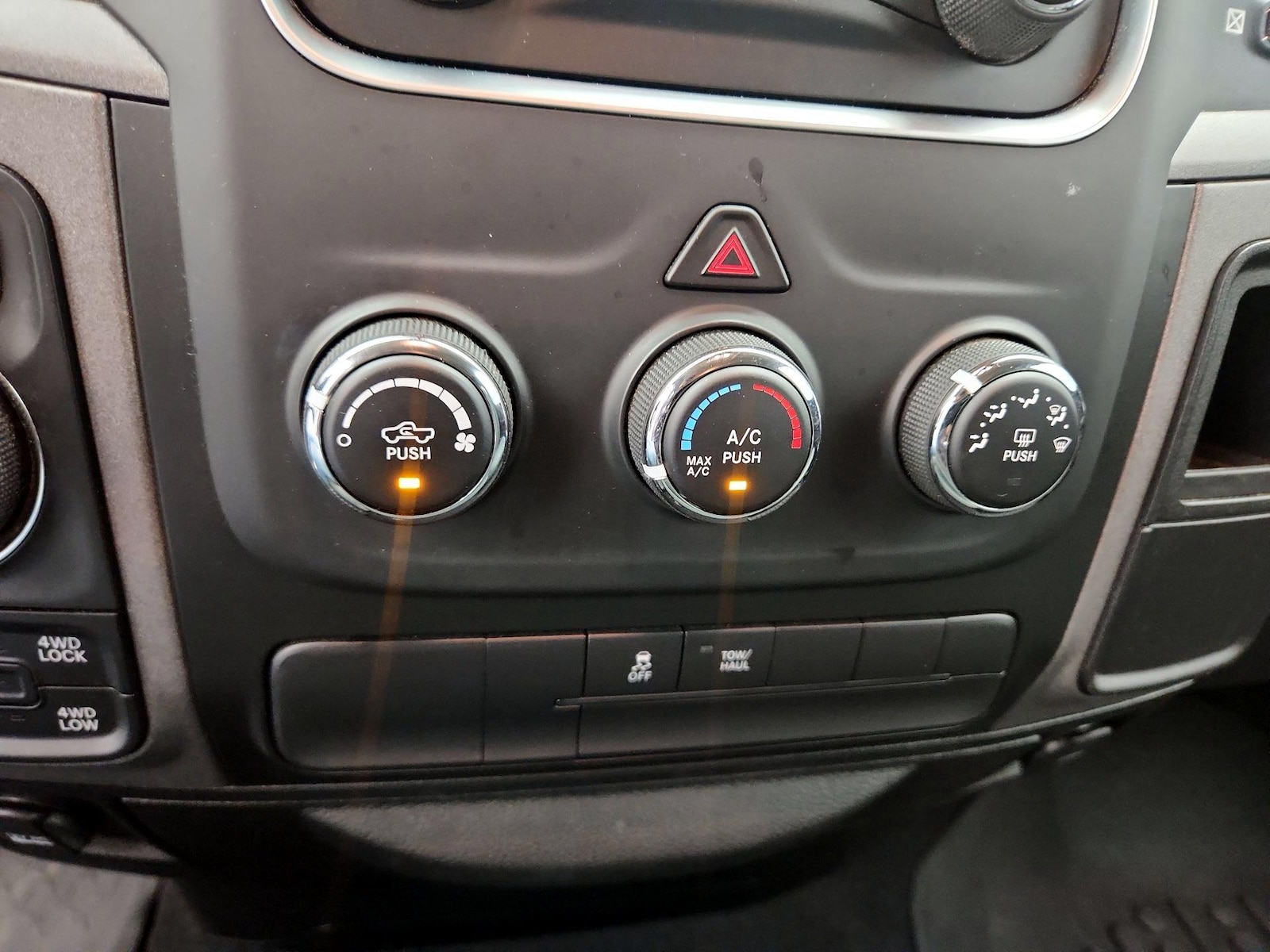 2019 RAM Ram 1500 Classic Express - Photo 17