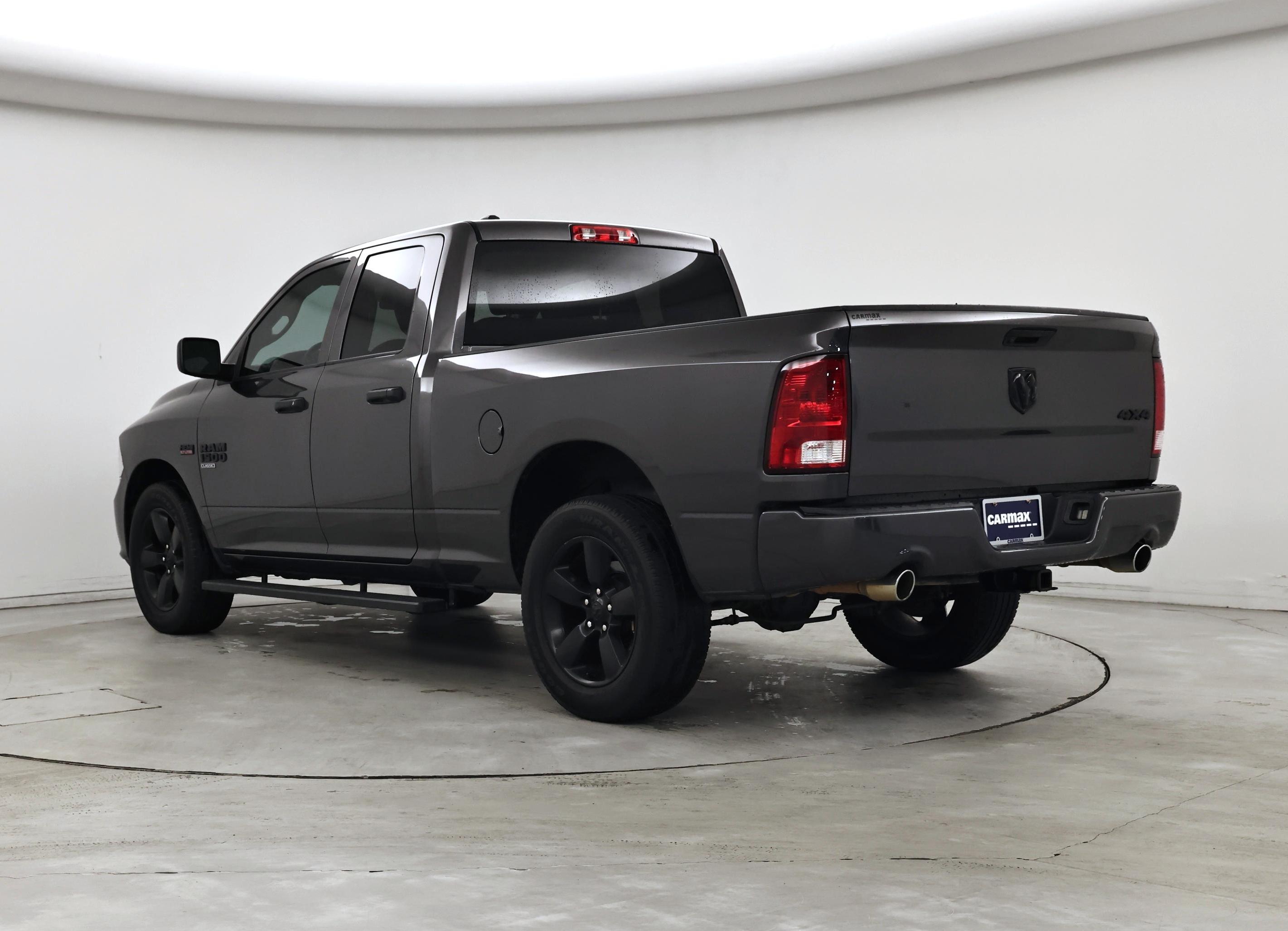 Thumbnail: 2019 RAM 1500 Classic - 2