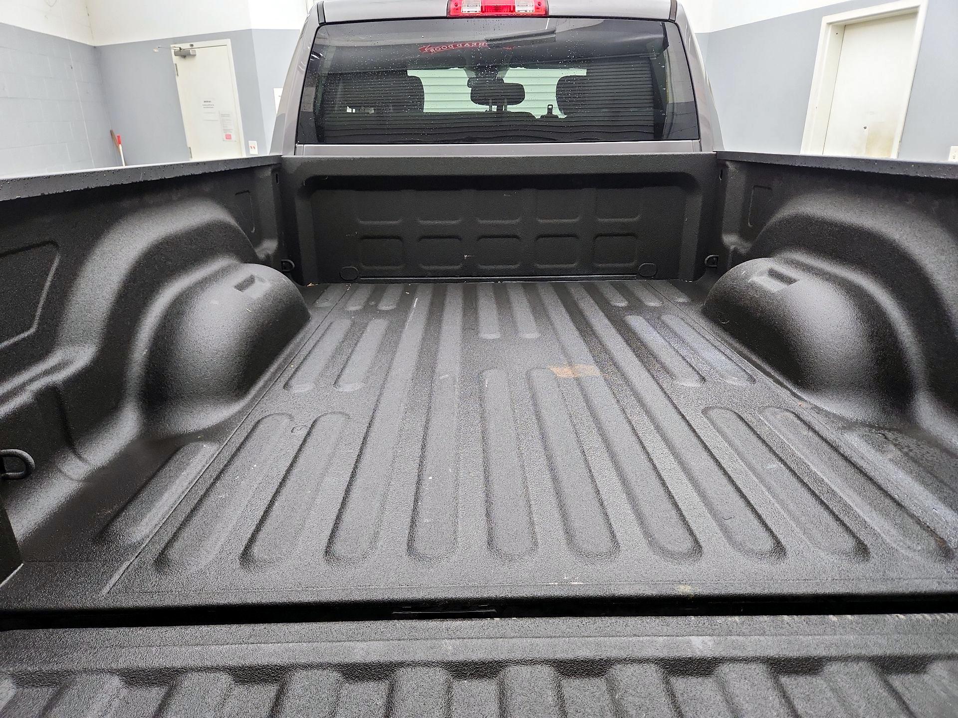 Thumbnail: 2019 RAM 1500 Classic - 20