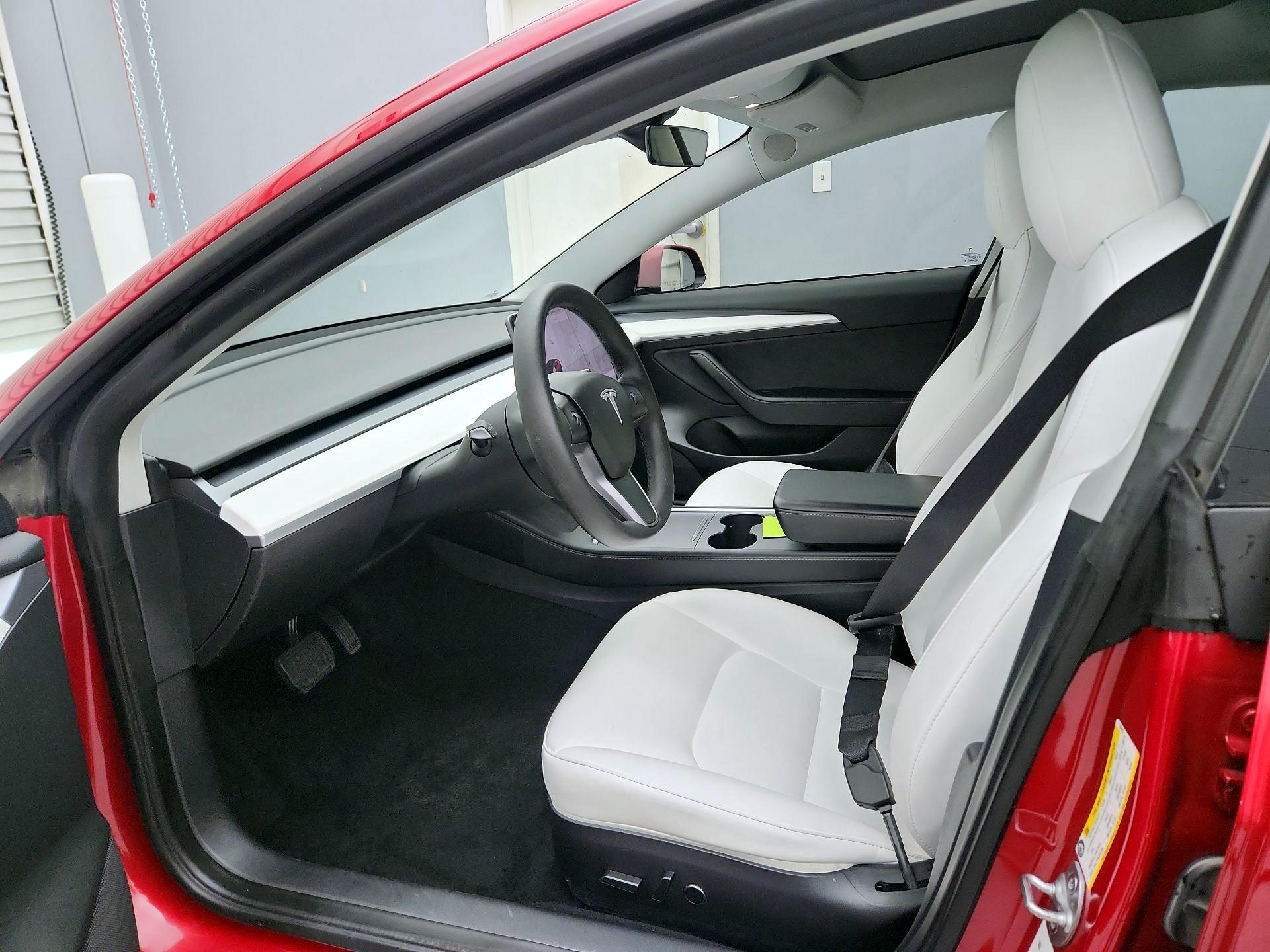 Thumbnail: 2022 Tesla Model 3 - 11