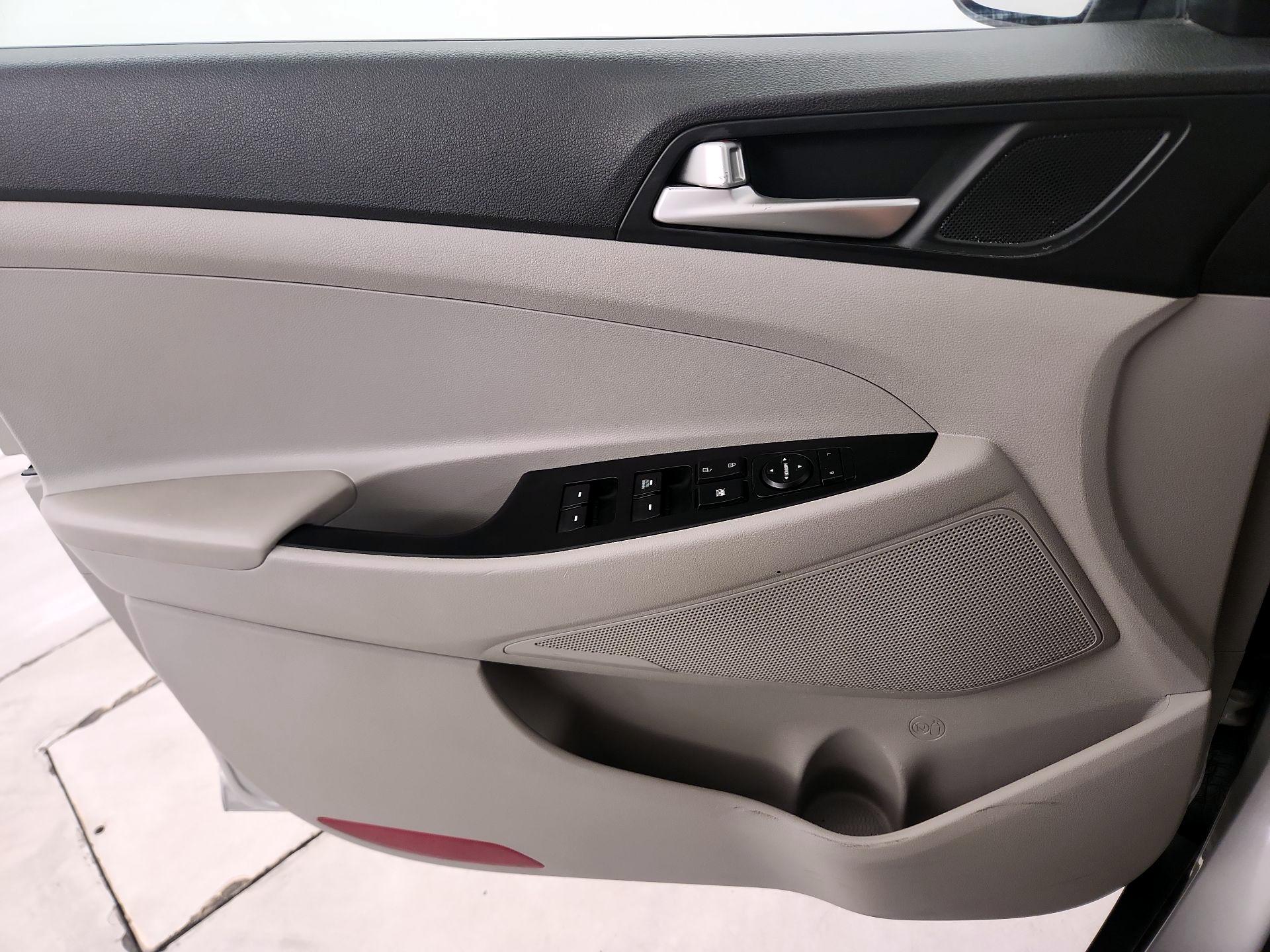 Thumbnail: 2020 Hyundai Tucson - 12