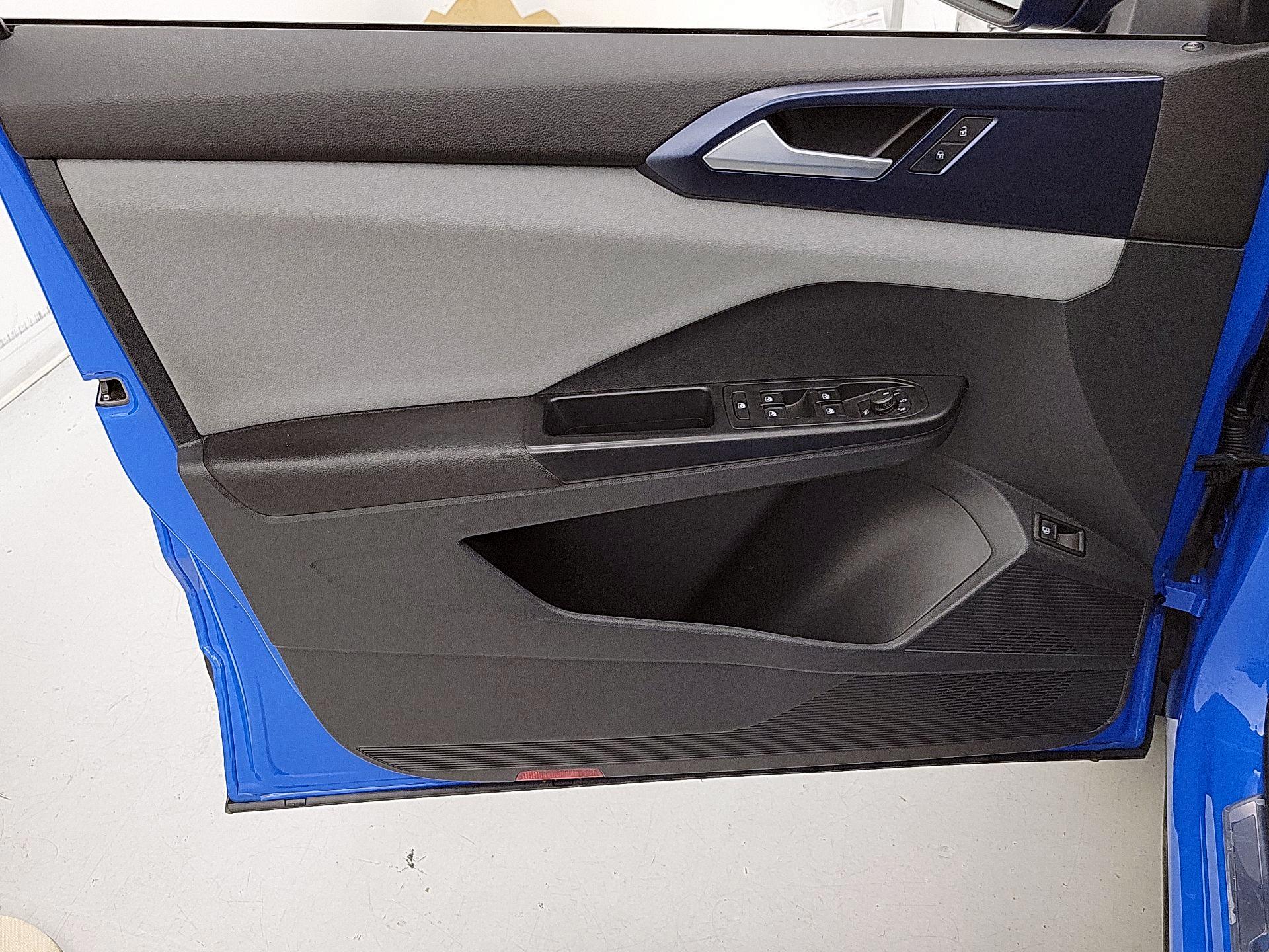 Thumbnail: 2023 Volkswagen Taos - 12