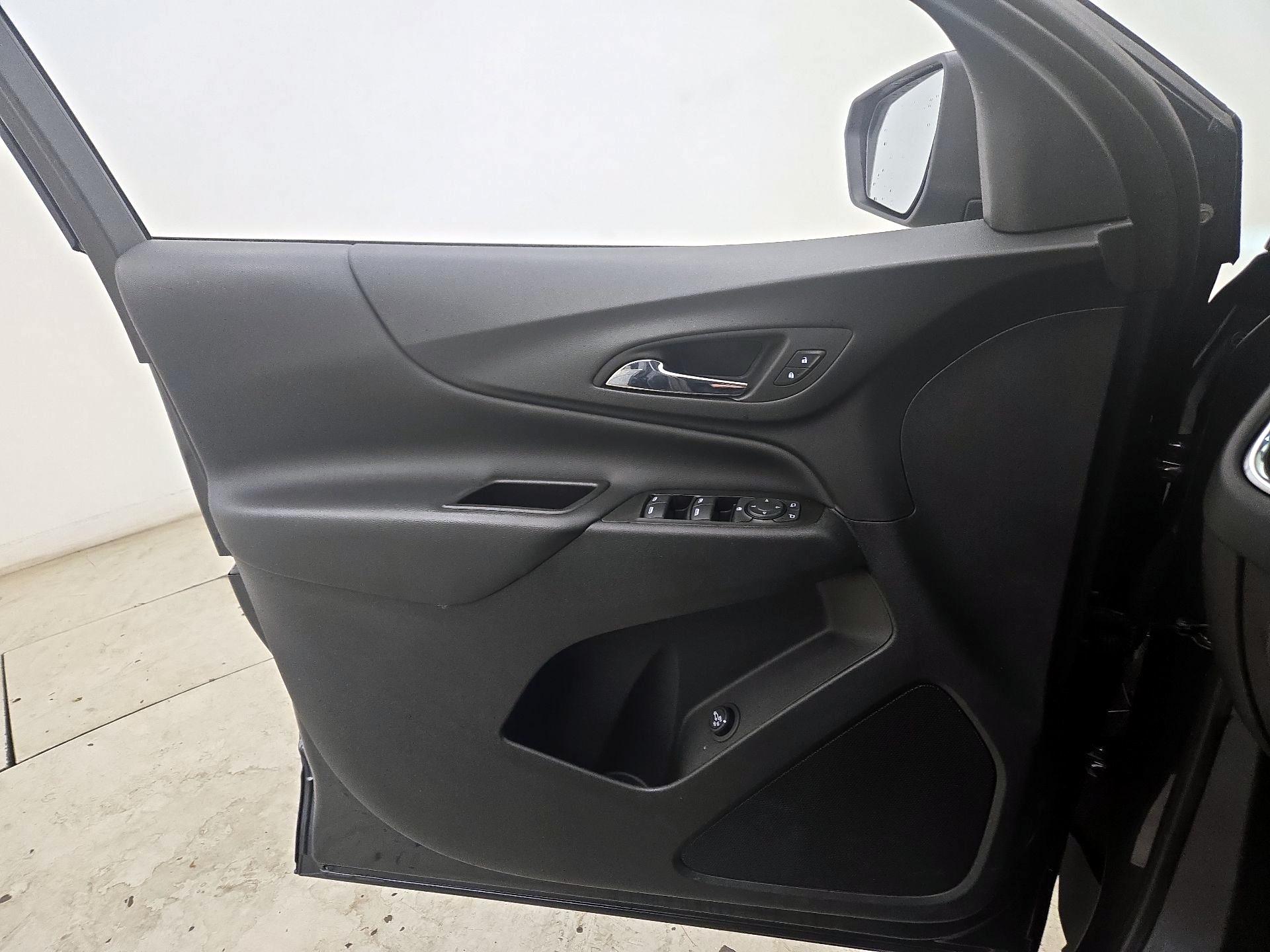 Thumbnail: 2022 Chevrolet Equinox - 12