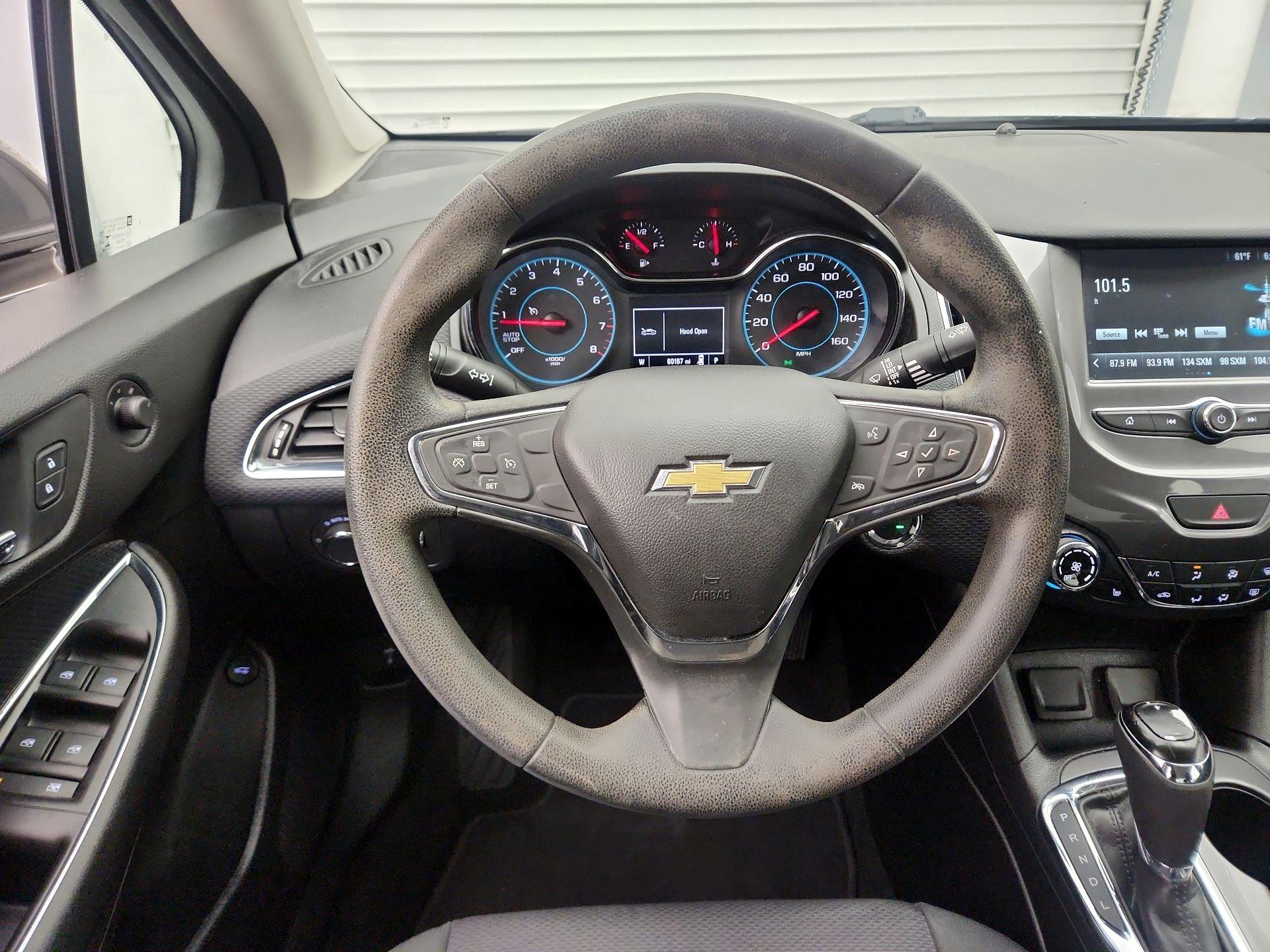 Thumbnail: 2018 Chevrolet Cruze - 10