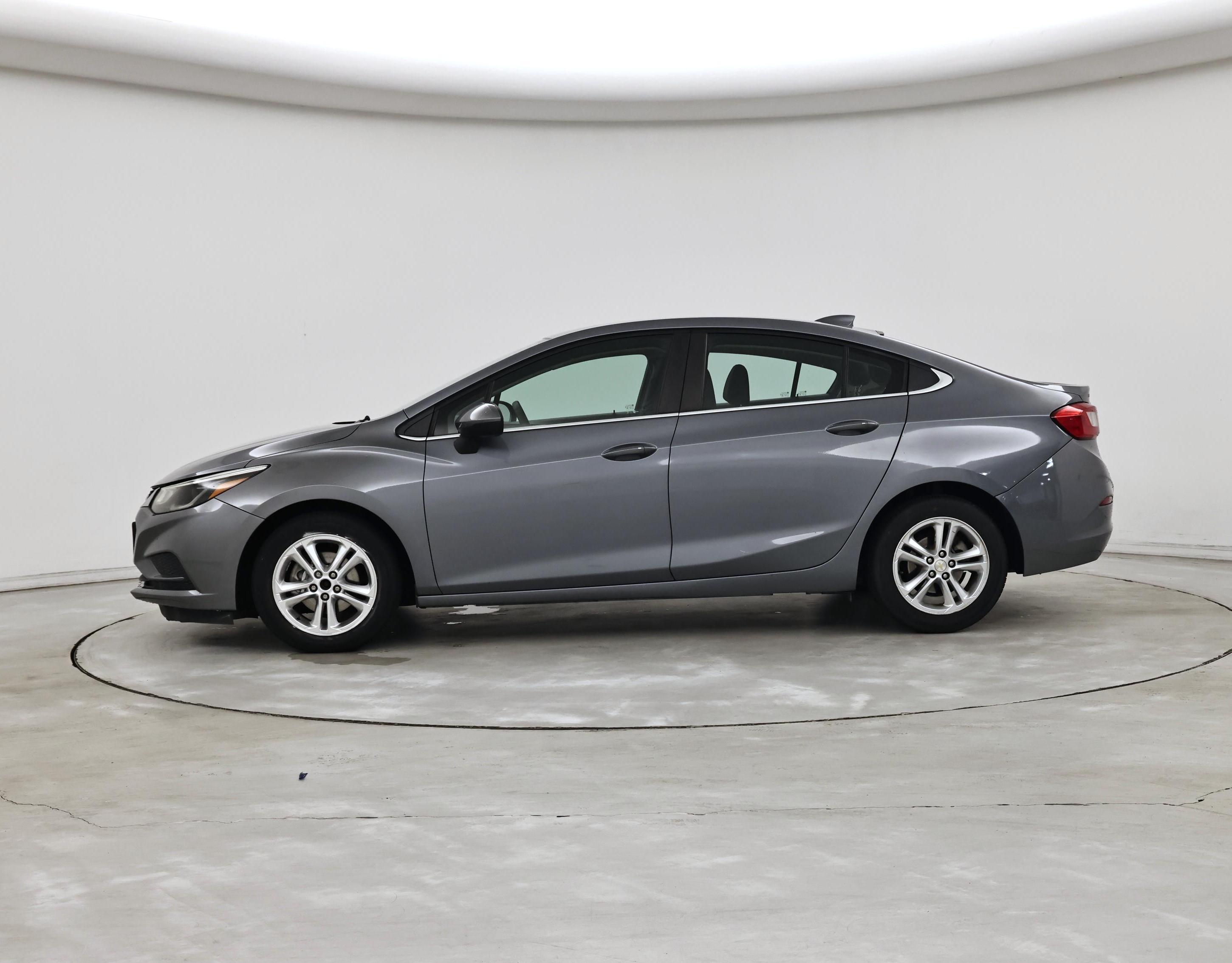 Thumbnail: 2018 Chevrolet Cruze - 3