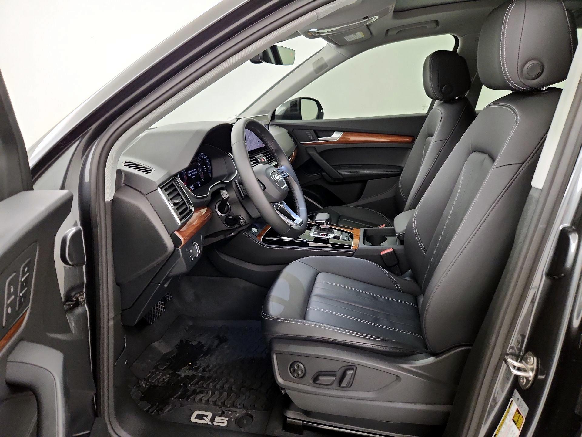 Thumbnail: 2023 Audi Q5 - 11